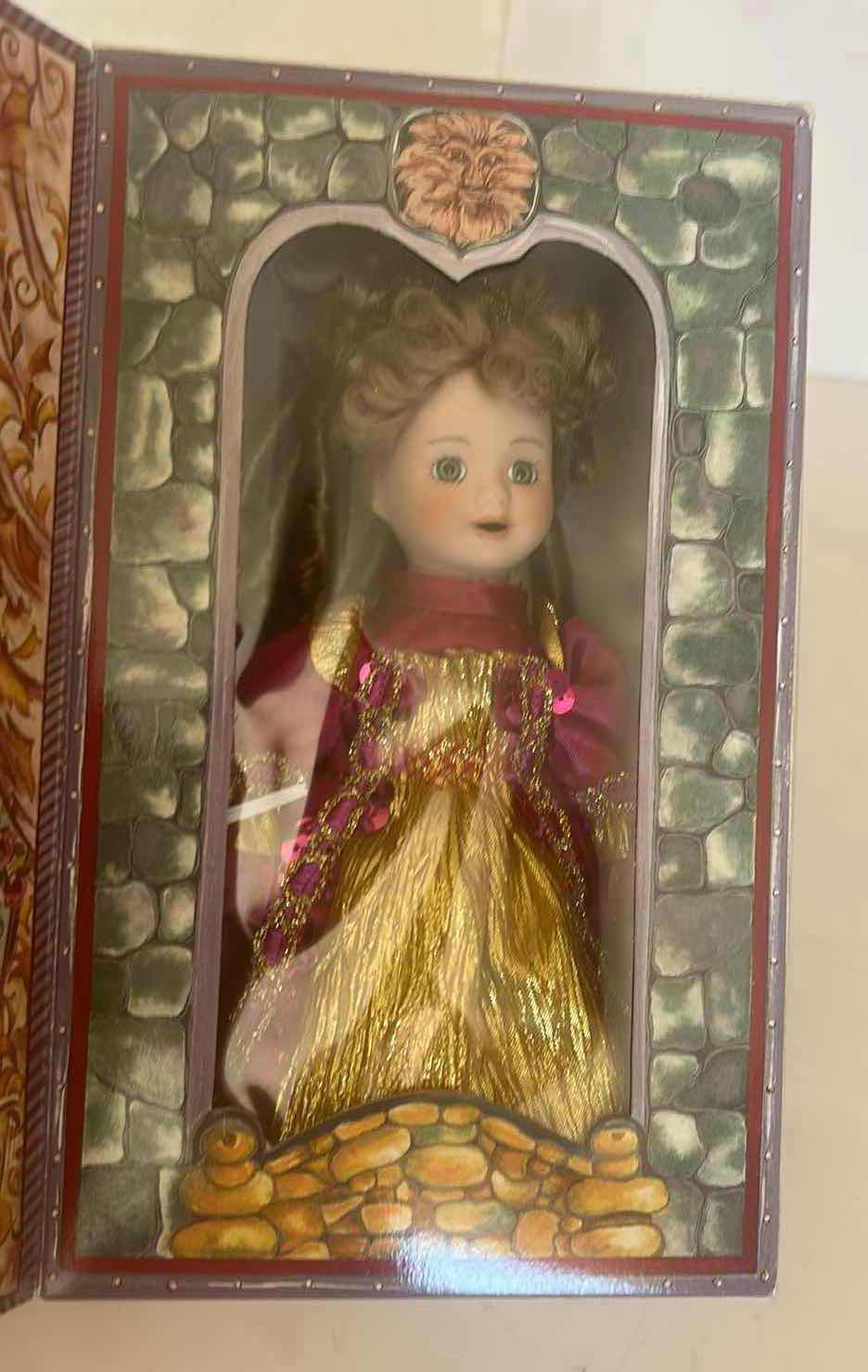 Photo 1 of NIB - VINTAGE MARIE OSMOND "BEAUTY AND THE BEST" STORYBOOK DOLL.