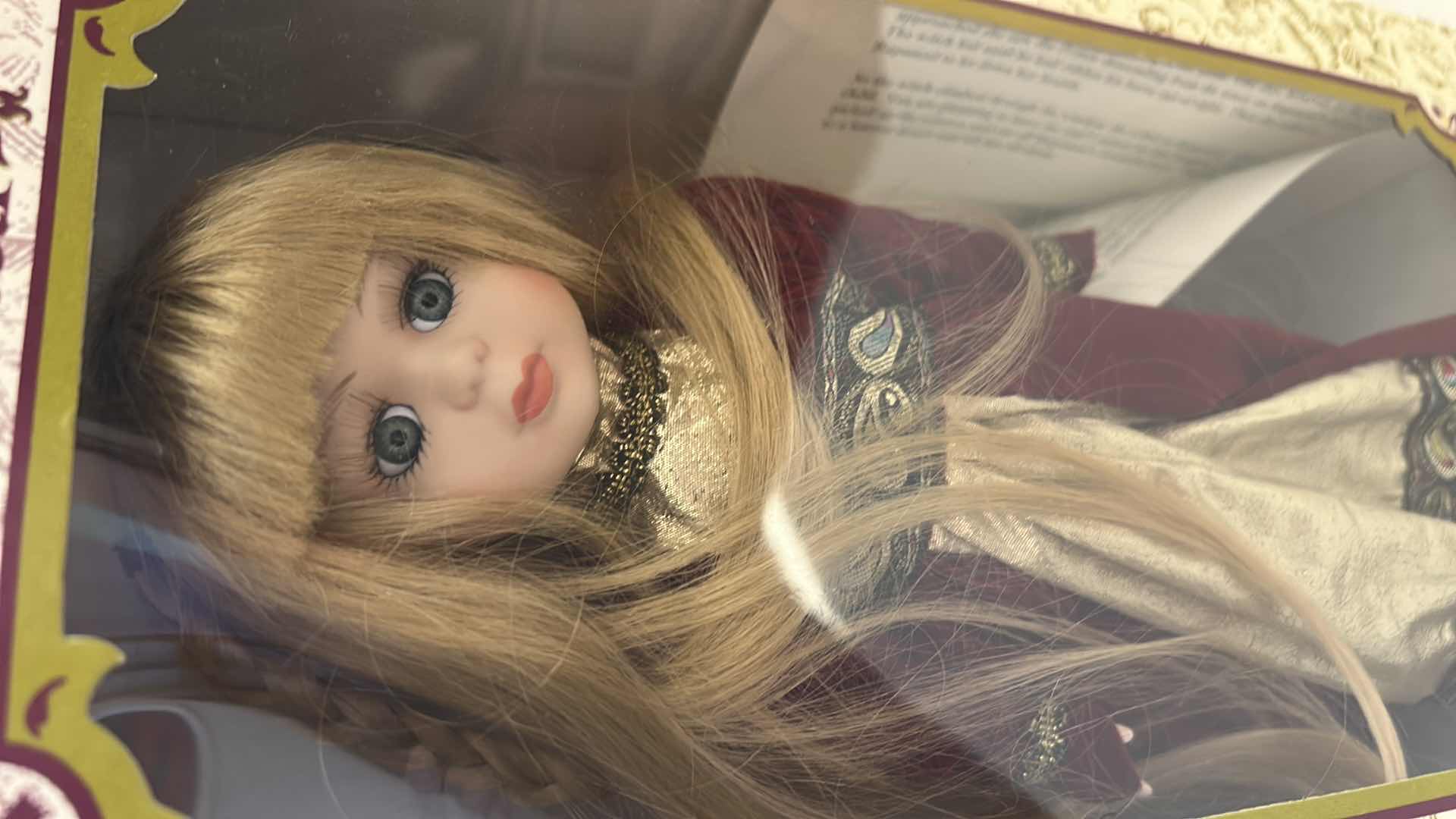 Photo 1 of NIB VINTAGE 1990S AMANDA STAR "RAPUNZEL" LIMITED FIRST EDITION PORCELAIN DOLL