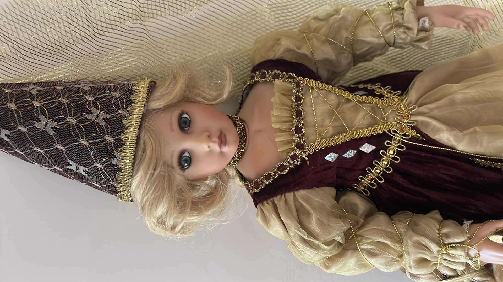 Photo 1 of VINTAGE PARADISE GALLERIES DOLL RAPUNZEL BY LINDA MASON, H 20”