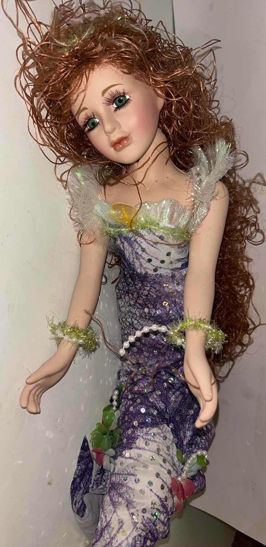 Photo 1 of DUCK HOUSE HEIRLOOM PORCELAIN DOLL LIMITED EDITION NUMBER 005 OF 5000.