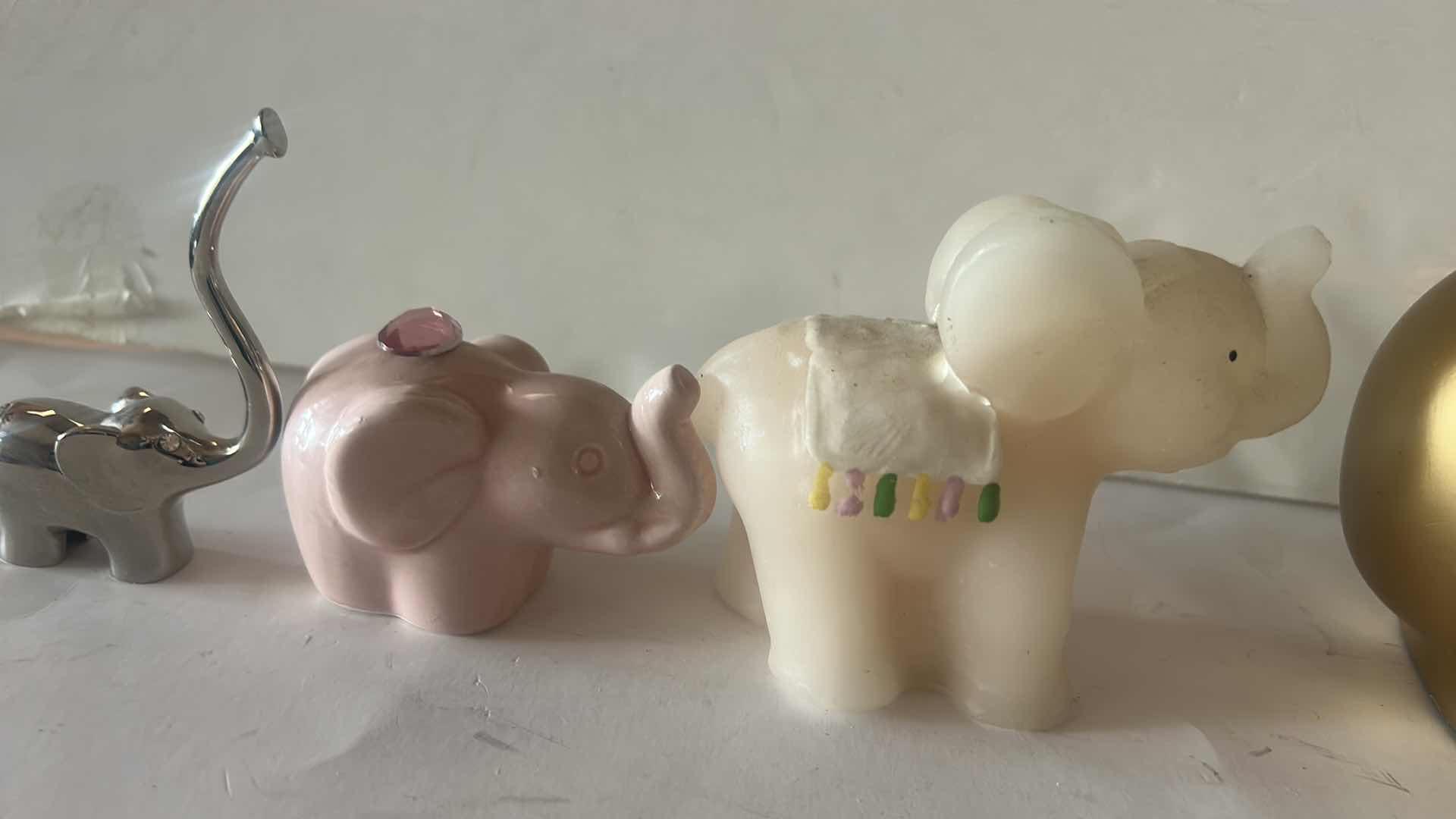 Photo 1 of 5 - ELEPHANT FIGURINES ( TALLEST 4”)