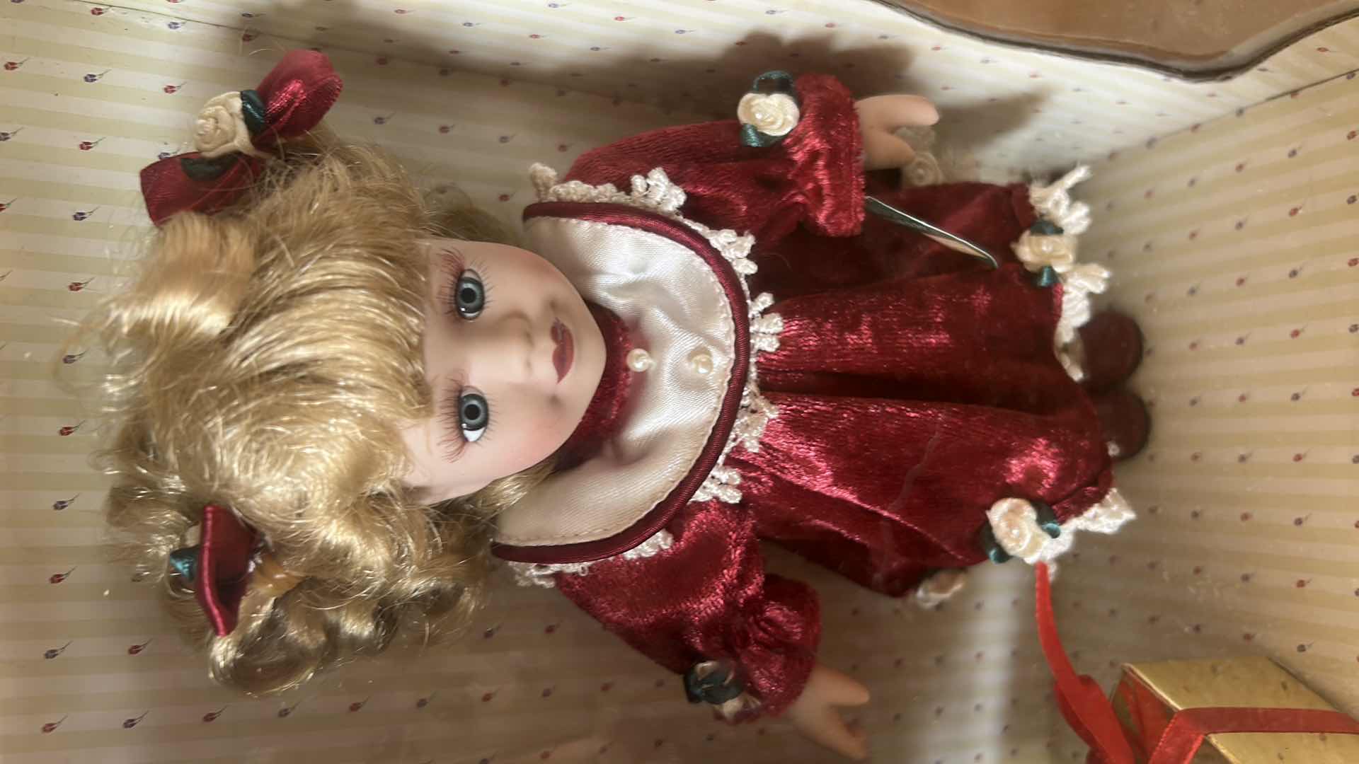 Photo 1 of VICTORIAN ROSE COLLECTION PORCELAIN DOLL 2001 BY MELISSA JANE $25