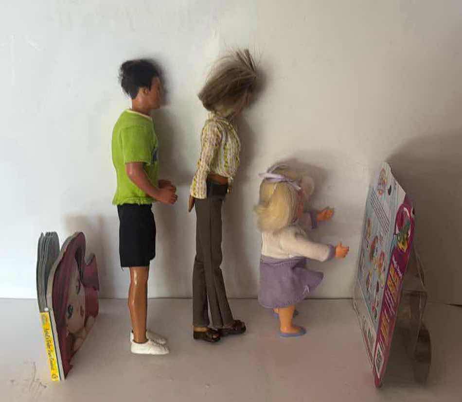 Photo 1 of 5-DOLLS/BOOK/MERMAIDs