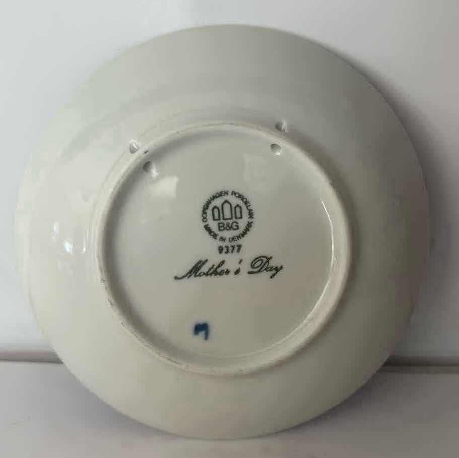 Photo 1 of BING & GRONDAHL MOTHERS DAY PORCELAIN PLATE $99