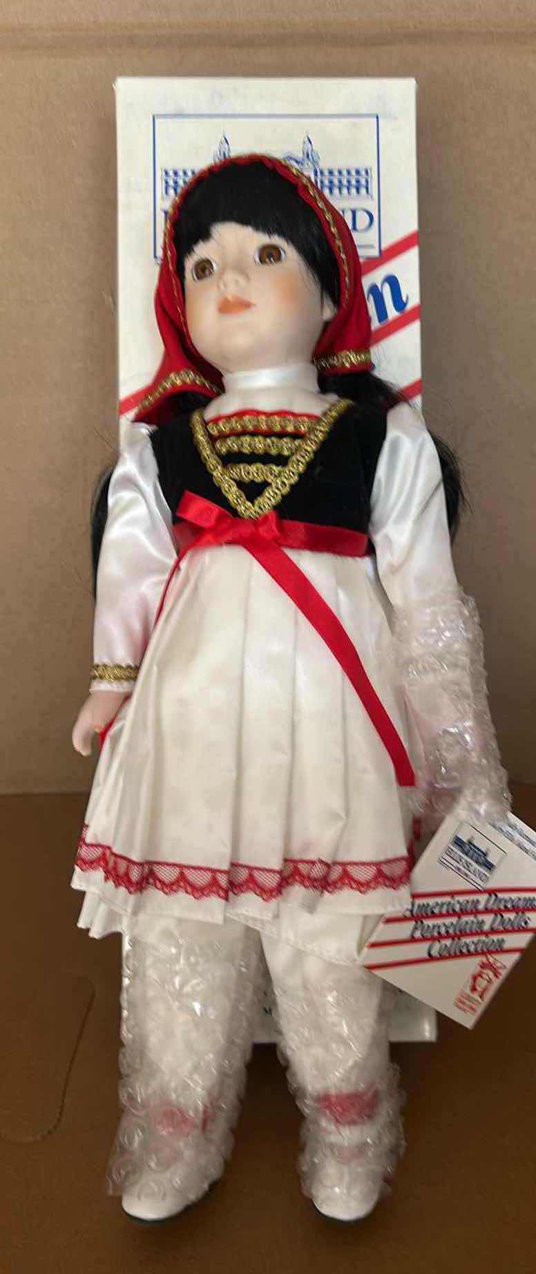Photo 1 of VINTAGE MUSICAL PORCELAIN DOLL 16" FROM HERITAGE MINT AMERICAN DREAMS "ATHENA" FROM GREECE IN ORIGINAL BOX