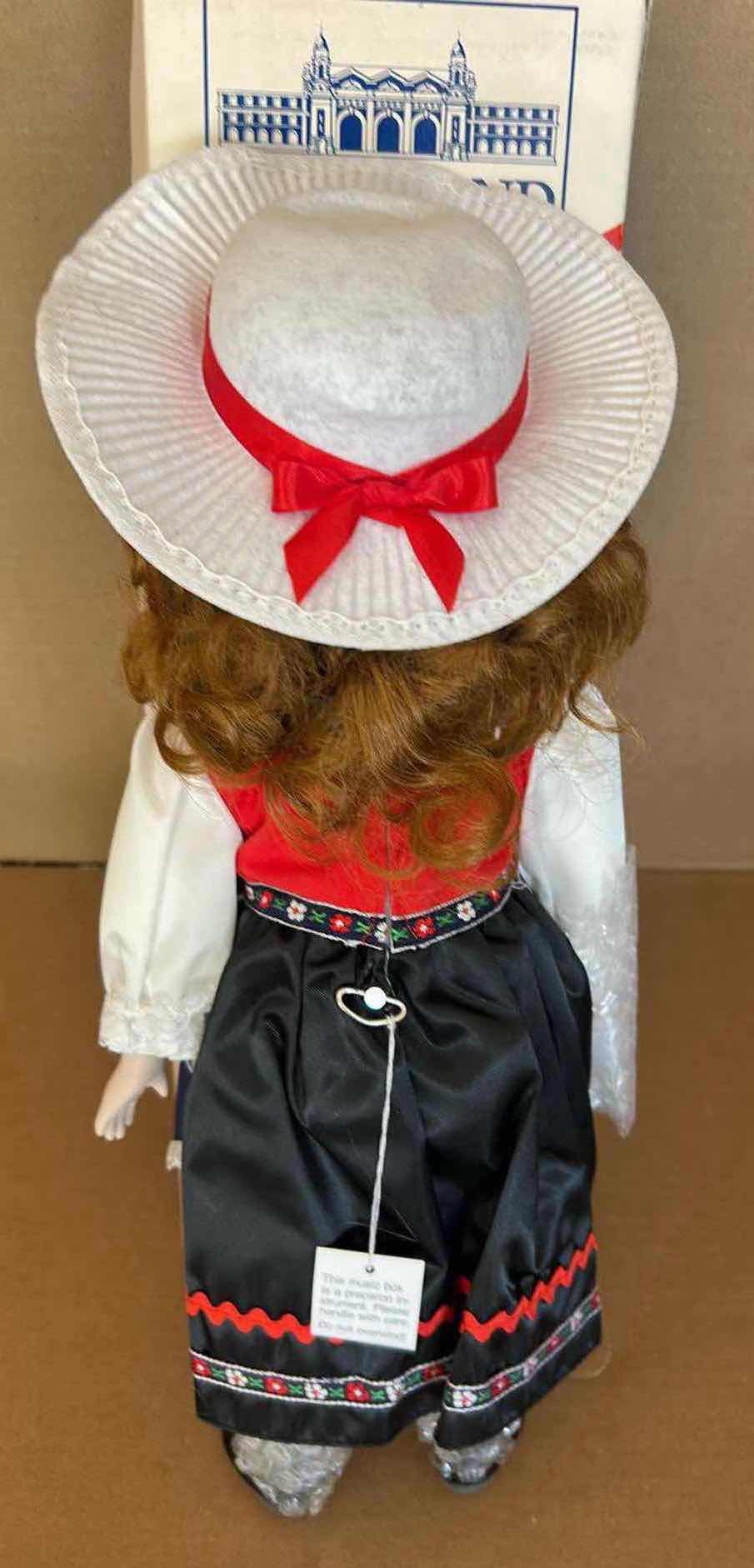 Photo 1 of VINTAGE MUSICAL PORCELAIN DOLL 16" FROM HERITAGE MINT AMERICAN DREAMS "ANATASIA" FROM AUSTRIA IN ORIGINAL BOX $35