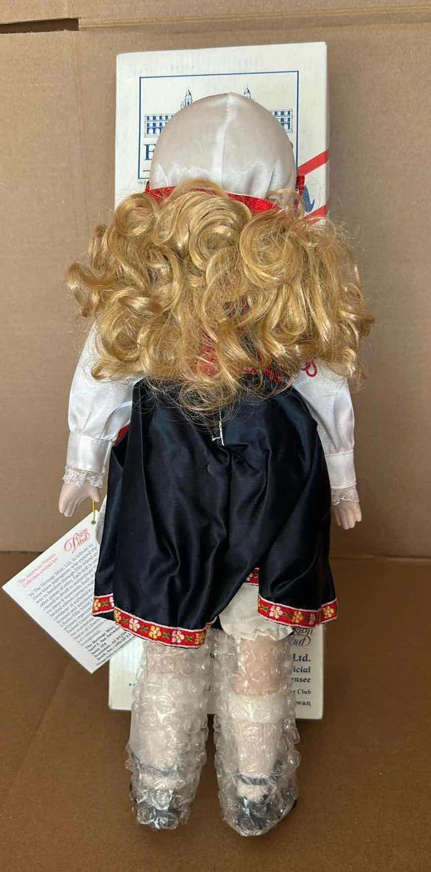 Photo 1 of VINTAGE MUSICAL PORCELAIN DOLL 16" FROM HERITAGE MINT AMERICAN DREAMS "ELKE" FROM SWEDEN IN ORIGINAL BOX