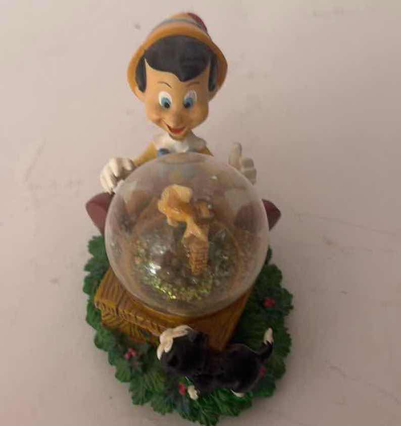 Photo 1 of DISNEY PINOCCHIO SNOW GLOBE H 4”