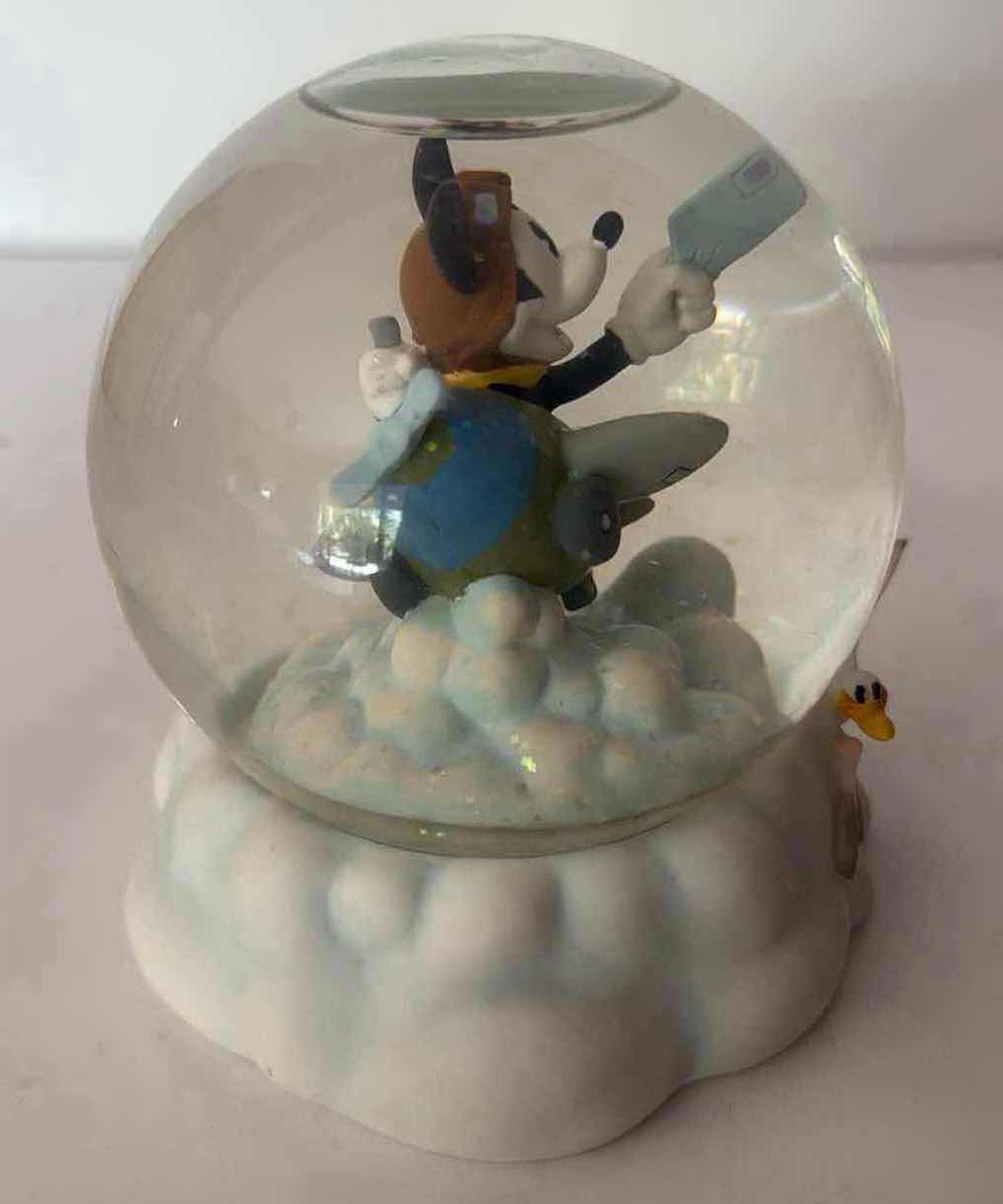 Photo 1 of MAILMAN MICKEY SNOWGLOBE H 5” $25
