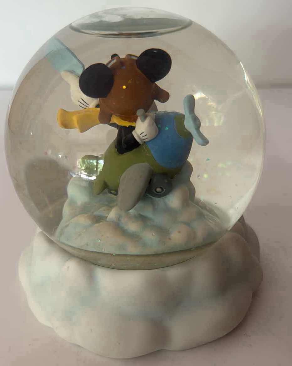 Photo 1 of MAILMAN MICKEY SNOWGLOBE H 5” $25