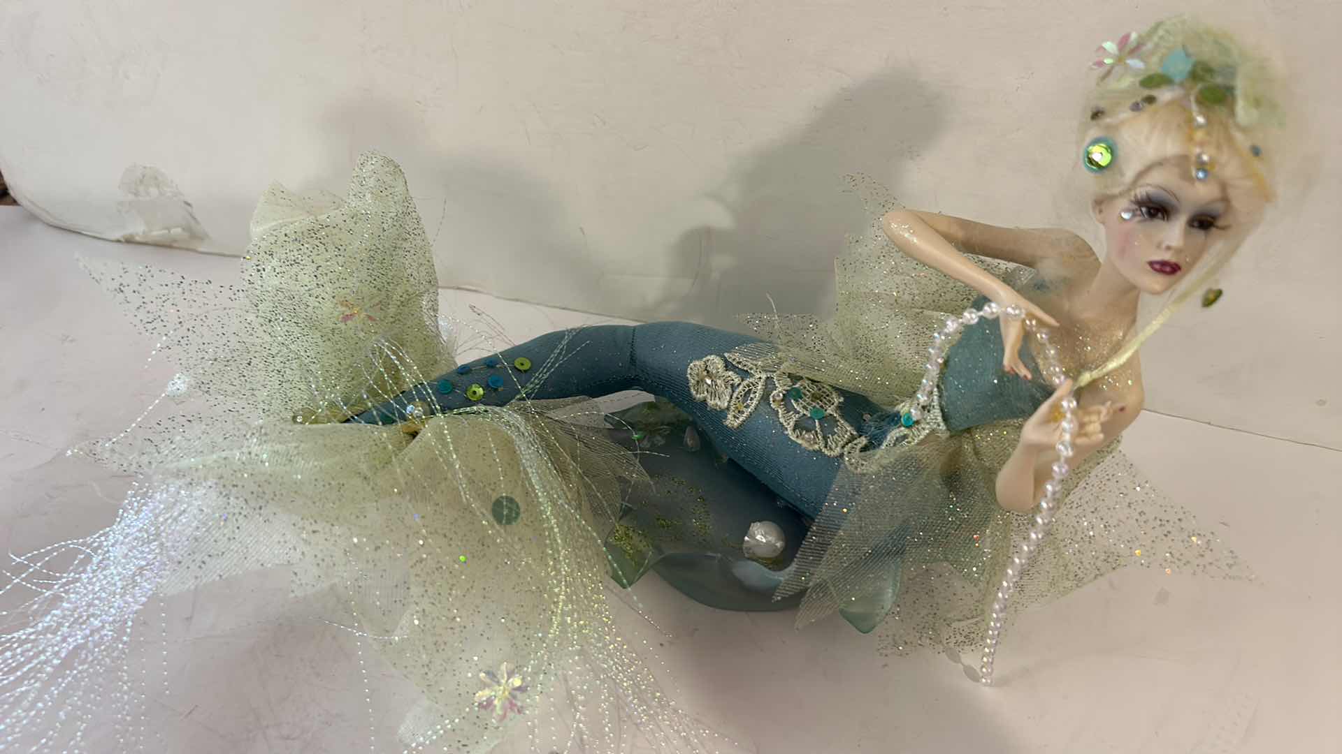 Photo 1 of HAND-CRAFTED FANTASY ART MERMAID & RESIN MERMAID FIGURINE H8”