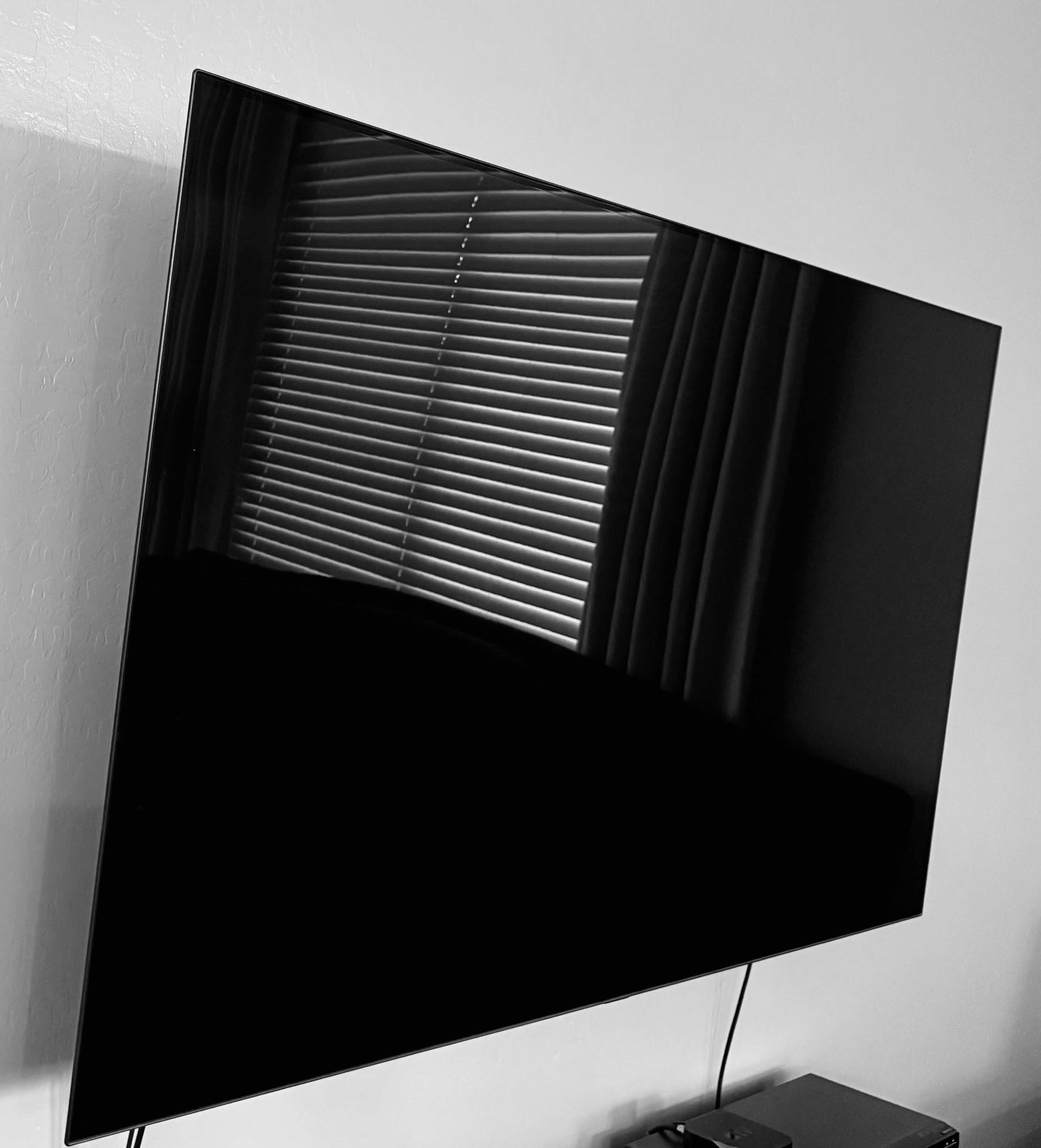 Photo 1 of 65’ LG B3 SERIES OLED65B3PUA 4K UHD HDR OLED SMART TV W REMOTE & WALL MOUNT