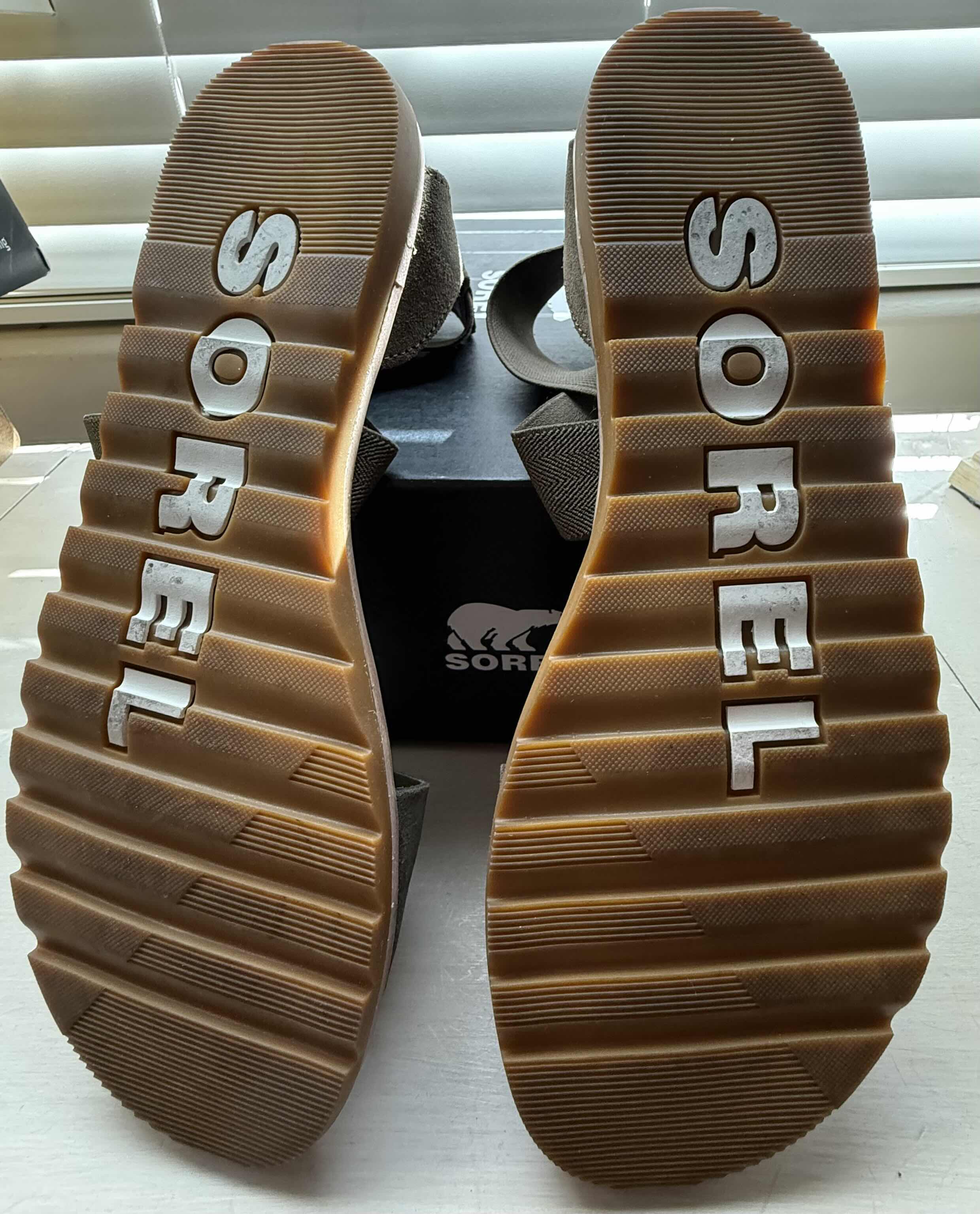 Photo 1 of SOREL OLIVE GREEN ELLA II SANDALS-SIZE 9