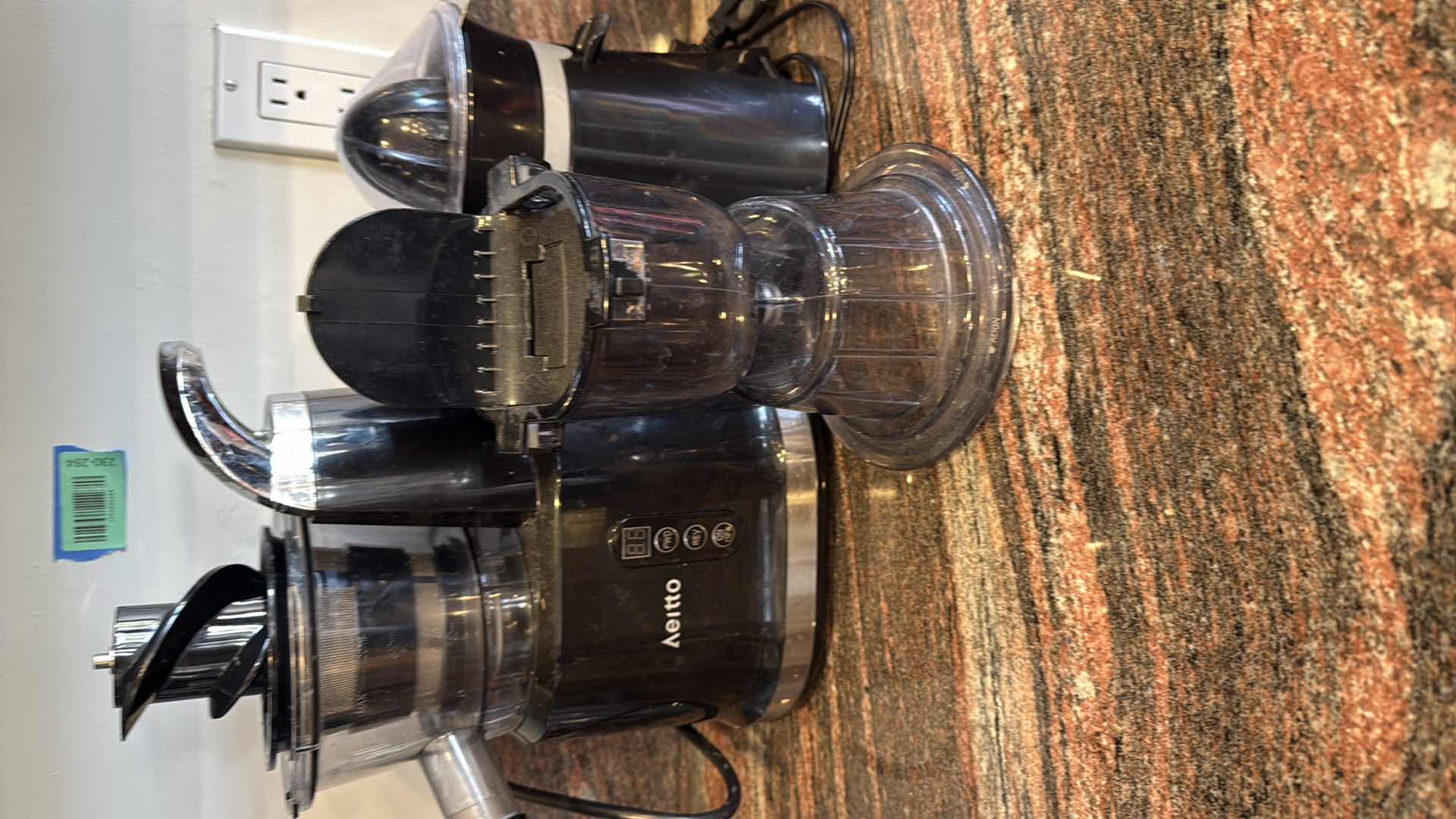 Photo 1 of AEITTO JUICER MACHINE W ACCESSORIES