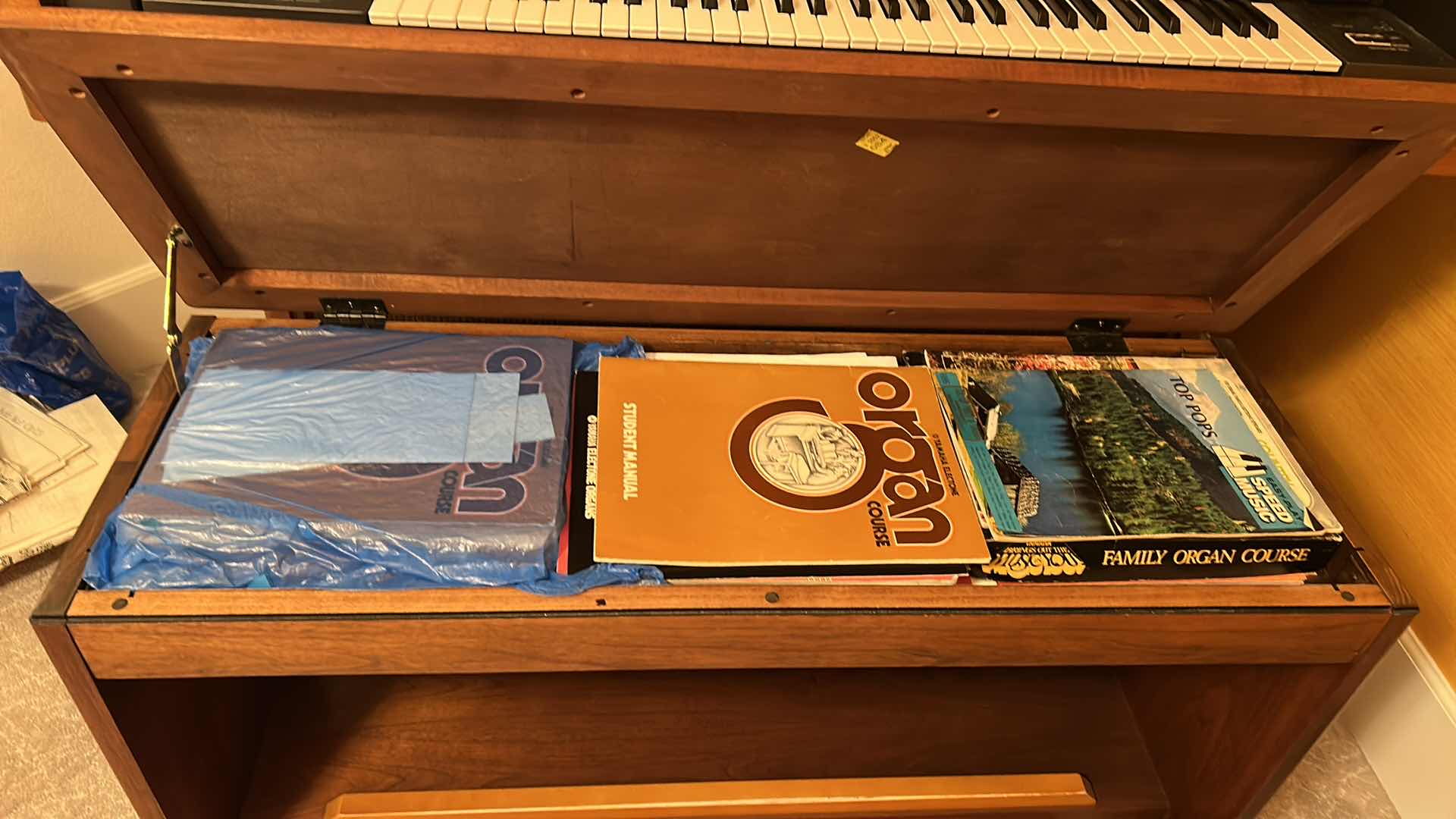 Photo 1 of VINTAGE YAMAHA ELECTONE FX-20 CONSOLE ORGAN W BENCH & SHEET MUSIC 52" X 31" H 46"