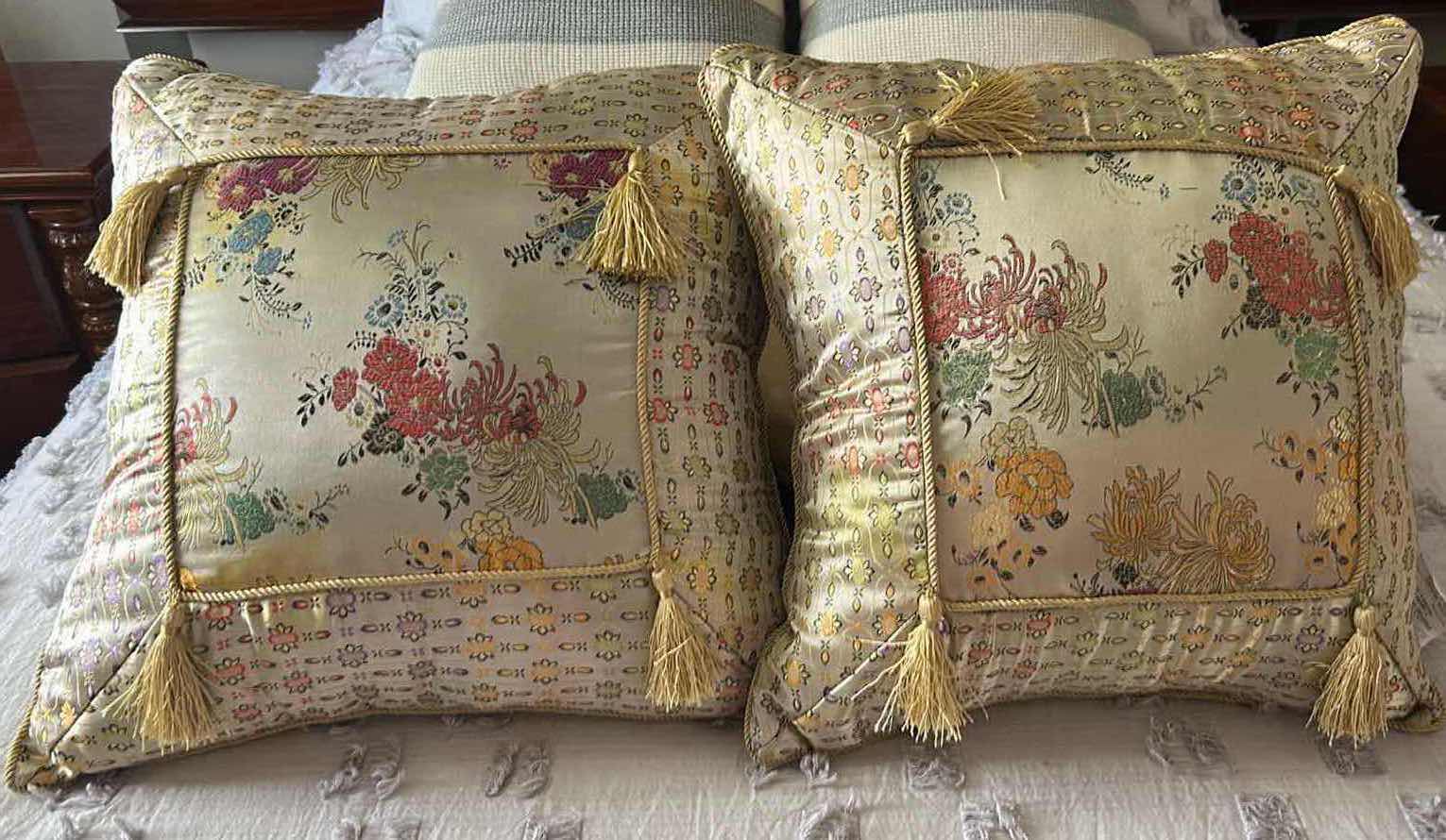 Photo 1 of 4- DECORATIVE PILLOWS W TASSELS