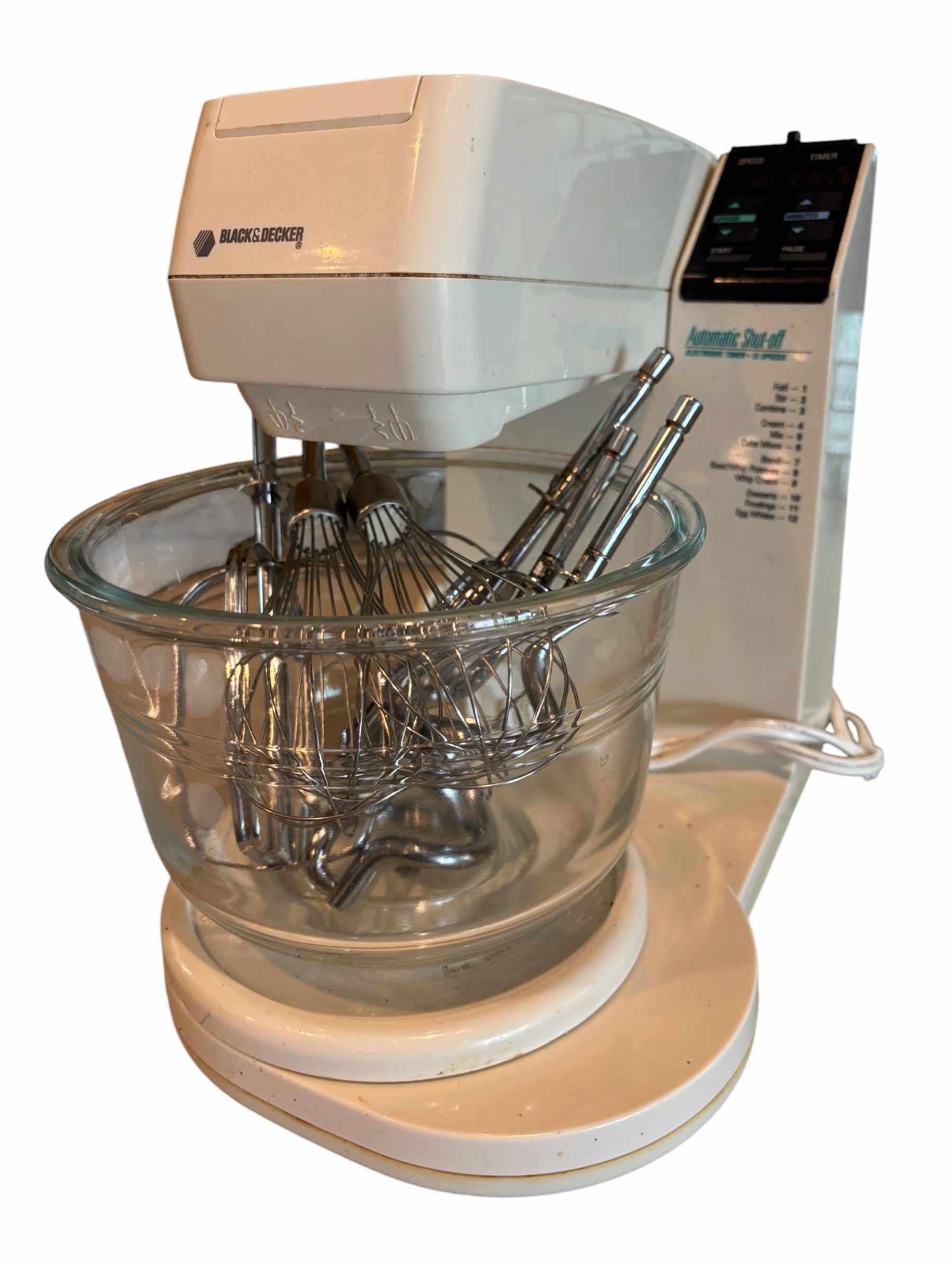 Photo 1 of BLACK & DECKER STAND MIXER