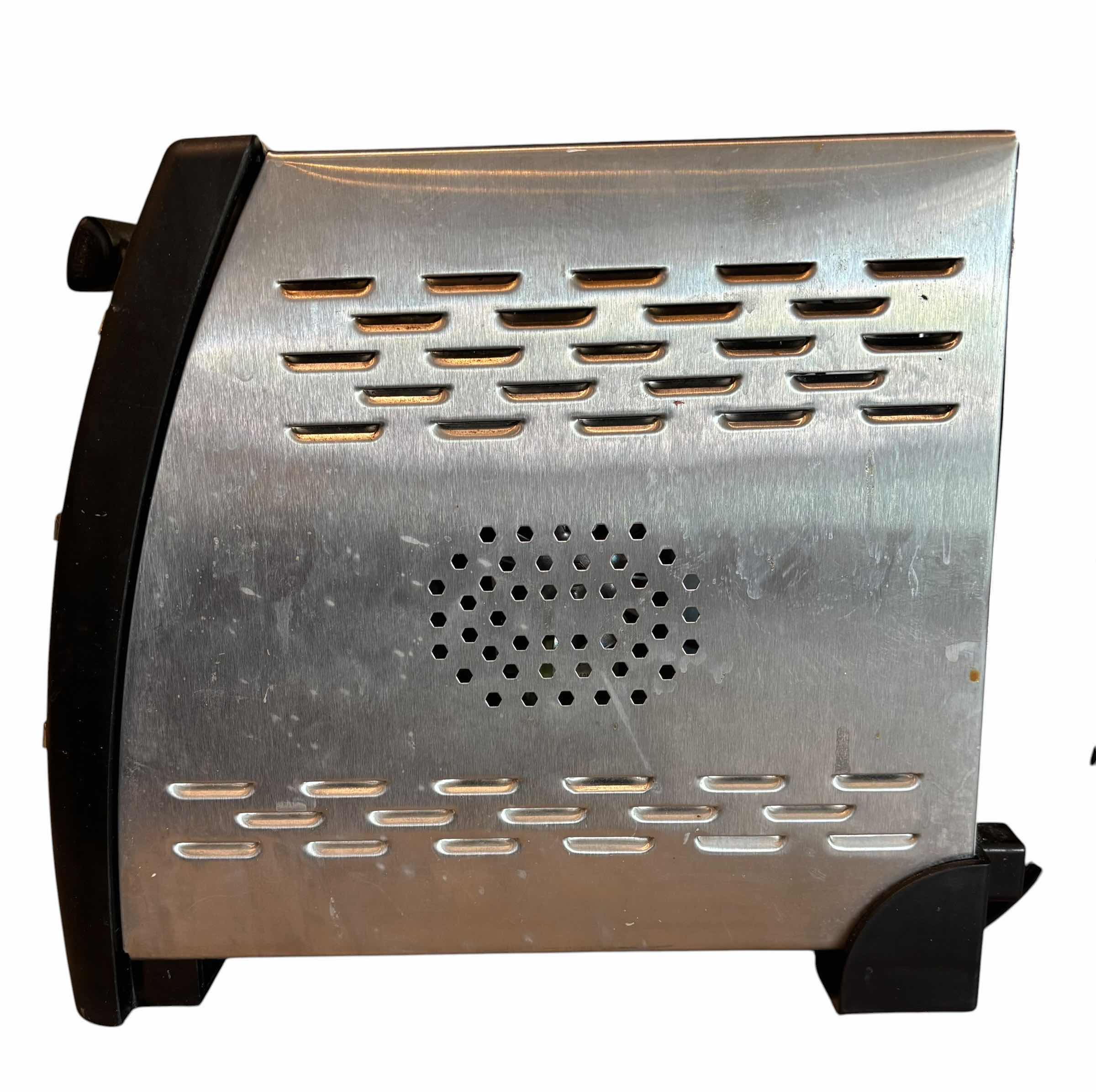 Photo 1 of BLACK & DECKER TOAST-R-OVEN