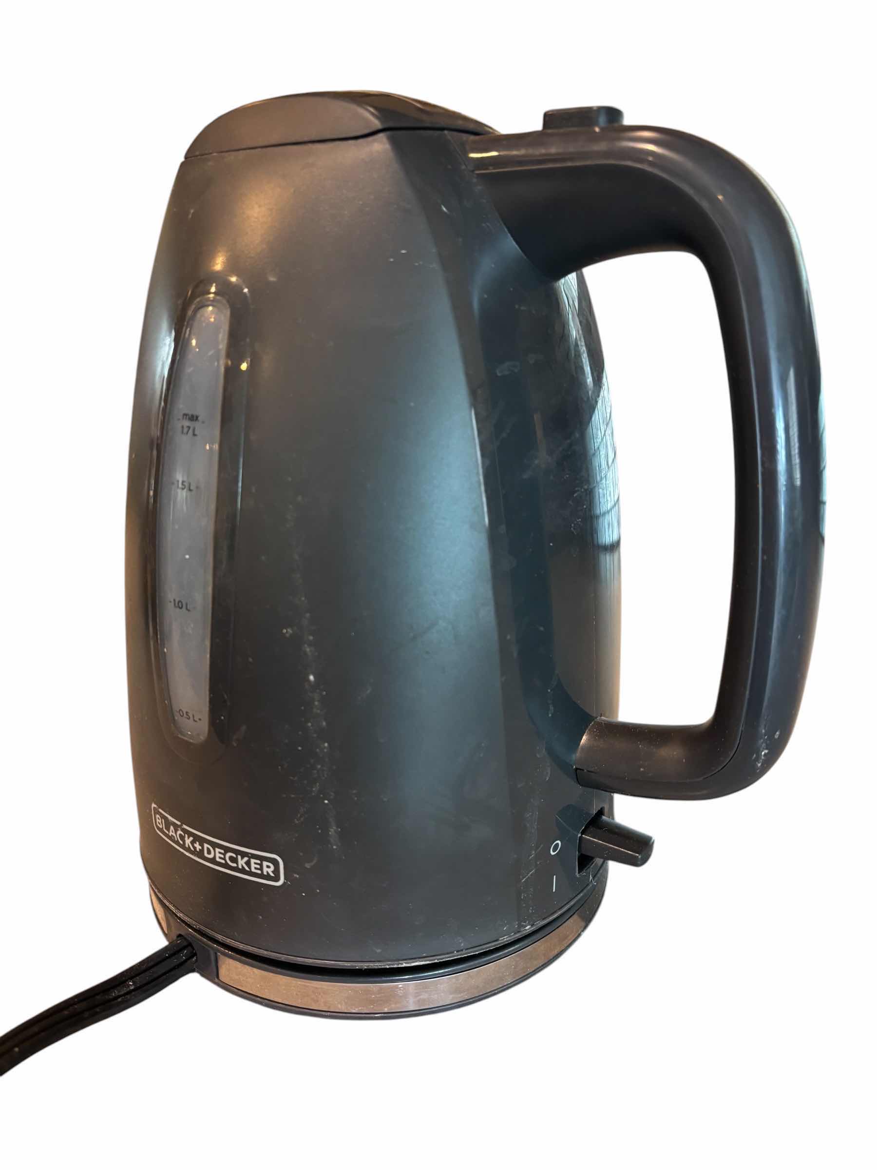 Photo 1 of BLACK & DECKER RAPID BOIL ELECTRIC KETTLE