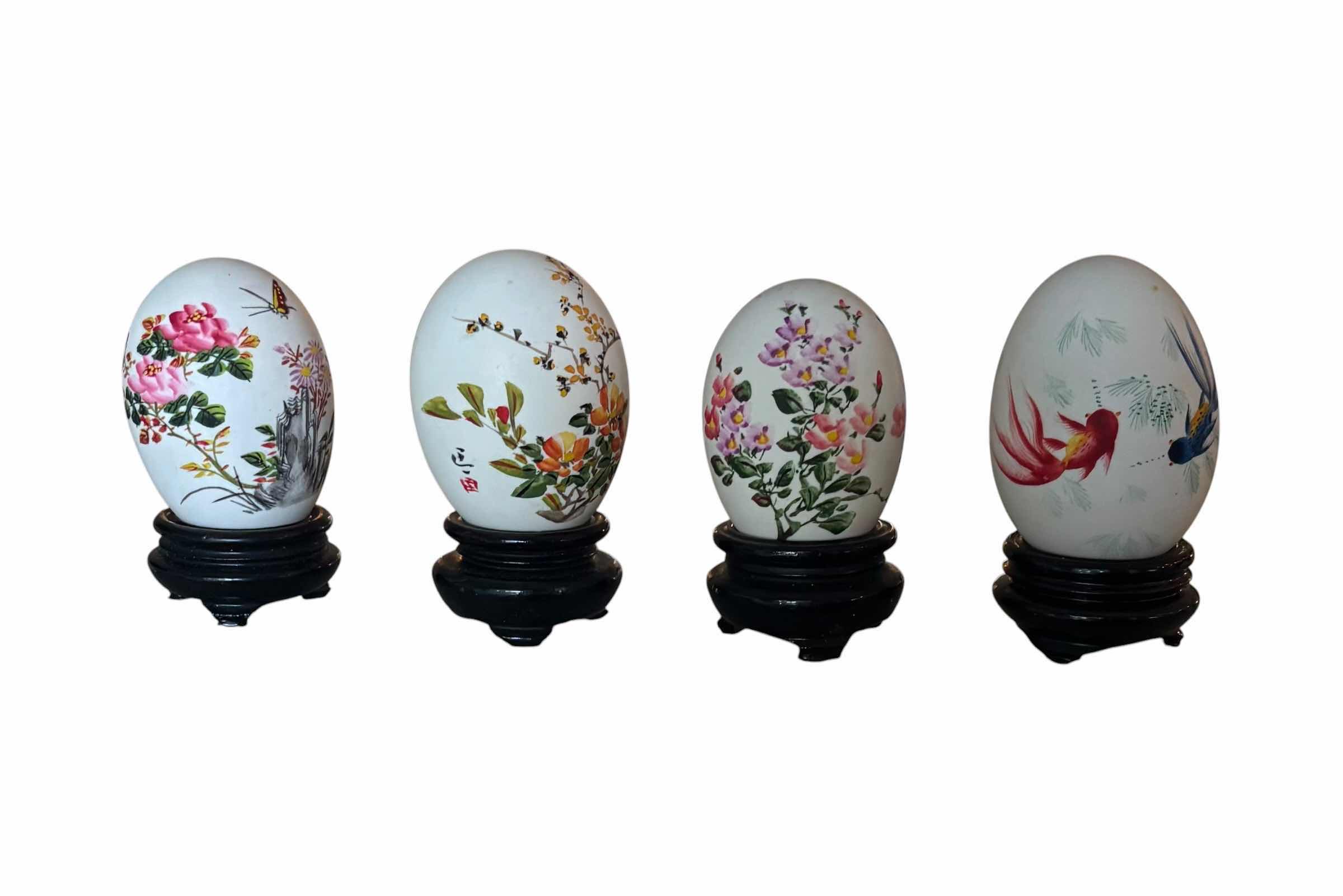 Photo 1 of CHINESE HAND PAINTED EGGS (4)