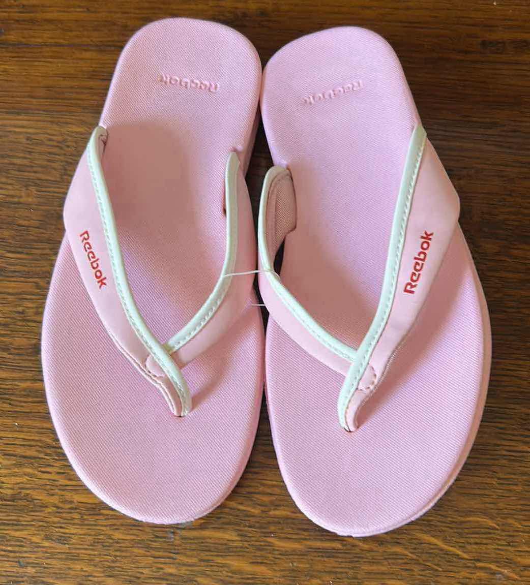 Photo 1 of 4- PAIRS SANDALS (5.5)
