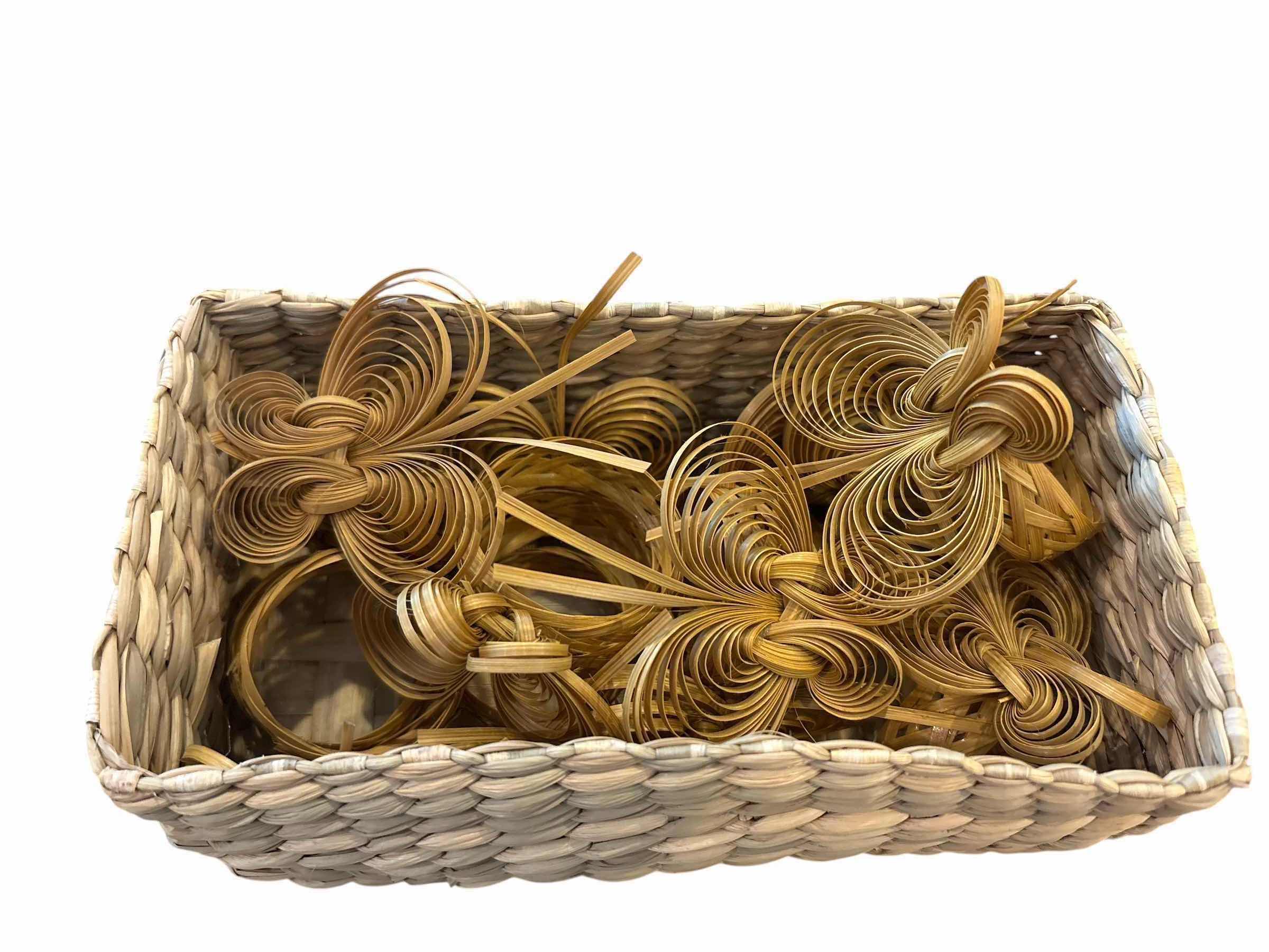 Photo 1 of (4)PCS PALM LEAF BASKETS 8X5XH3”