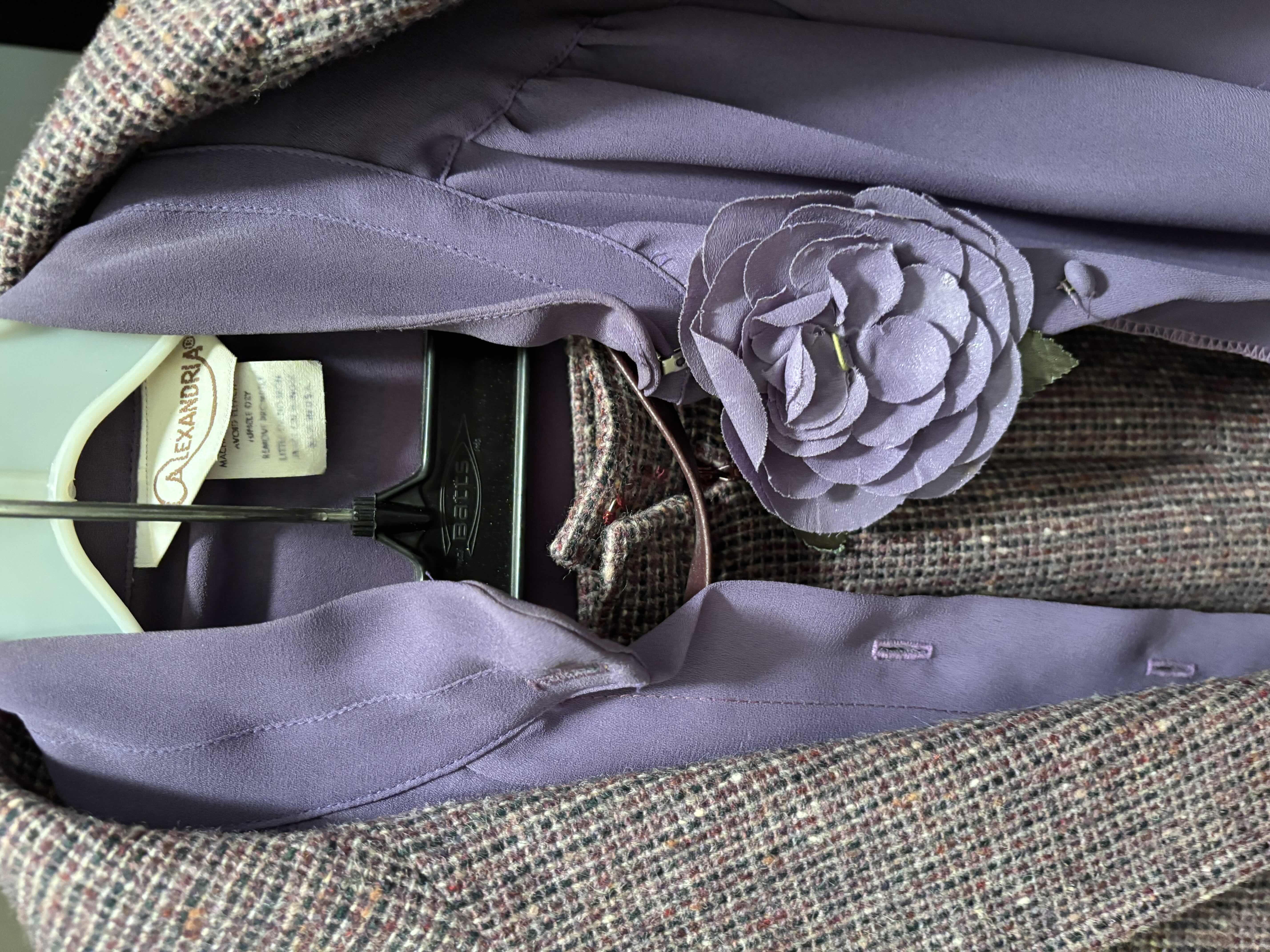 Photo 1 of 100% Wool R & SKIRT SET SIZE 10 & BUTTON UP TOP (NO SIZE)