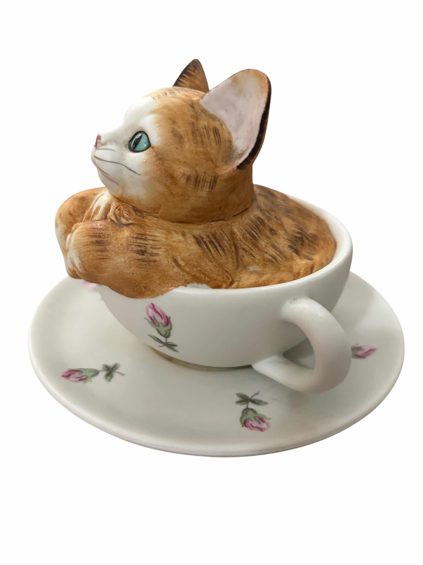 Photo 1 of VINTAGE CAT THEMED MUSIC BOXES (2)