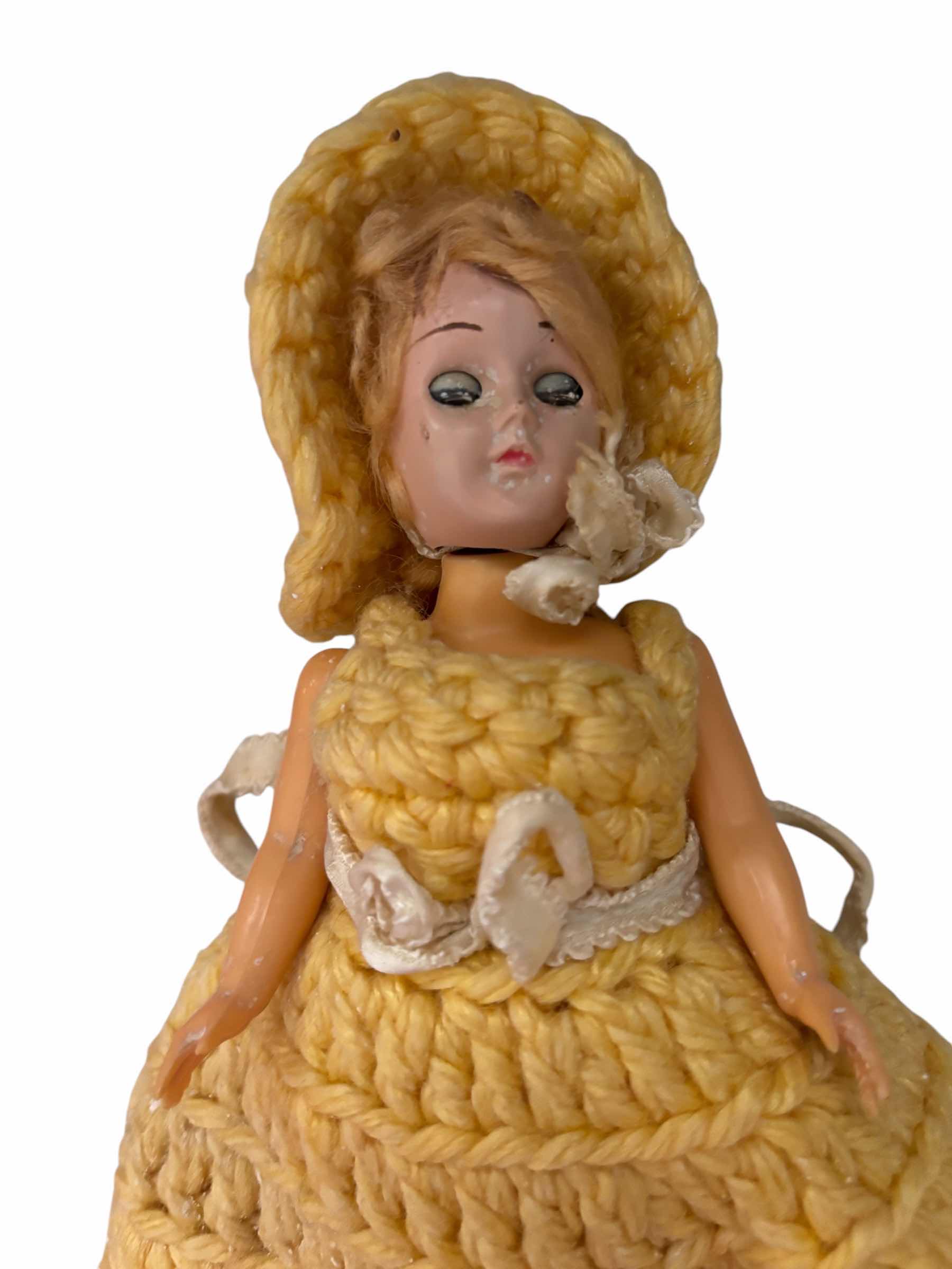 Photo 1 of VINTAGE BARBIE & 1990S FASHION GIFT PACK $60