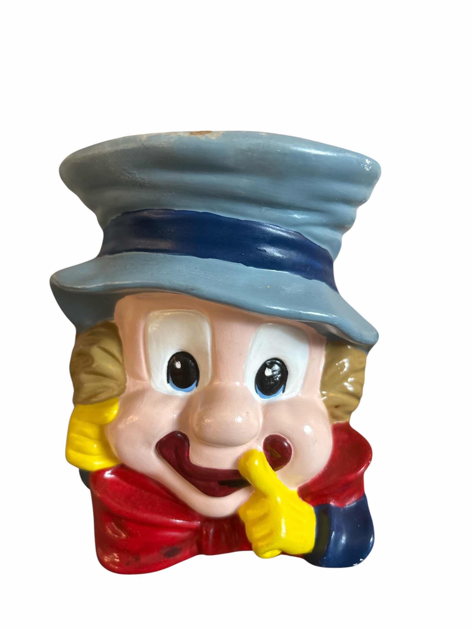 Photo 1 of (2)PCS CERAMIC CLOWN PLANTERS H4.5”