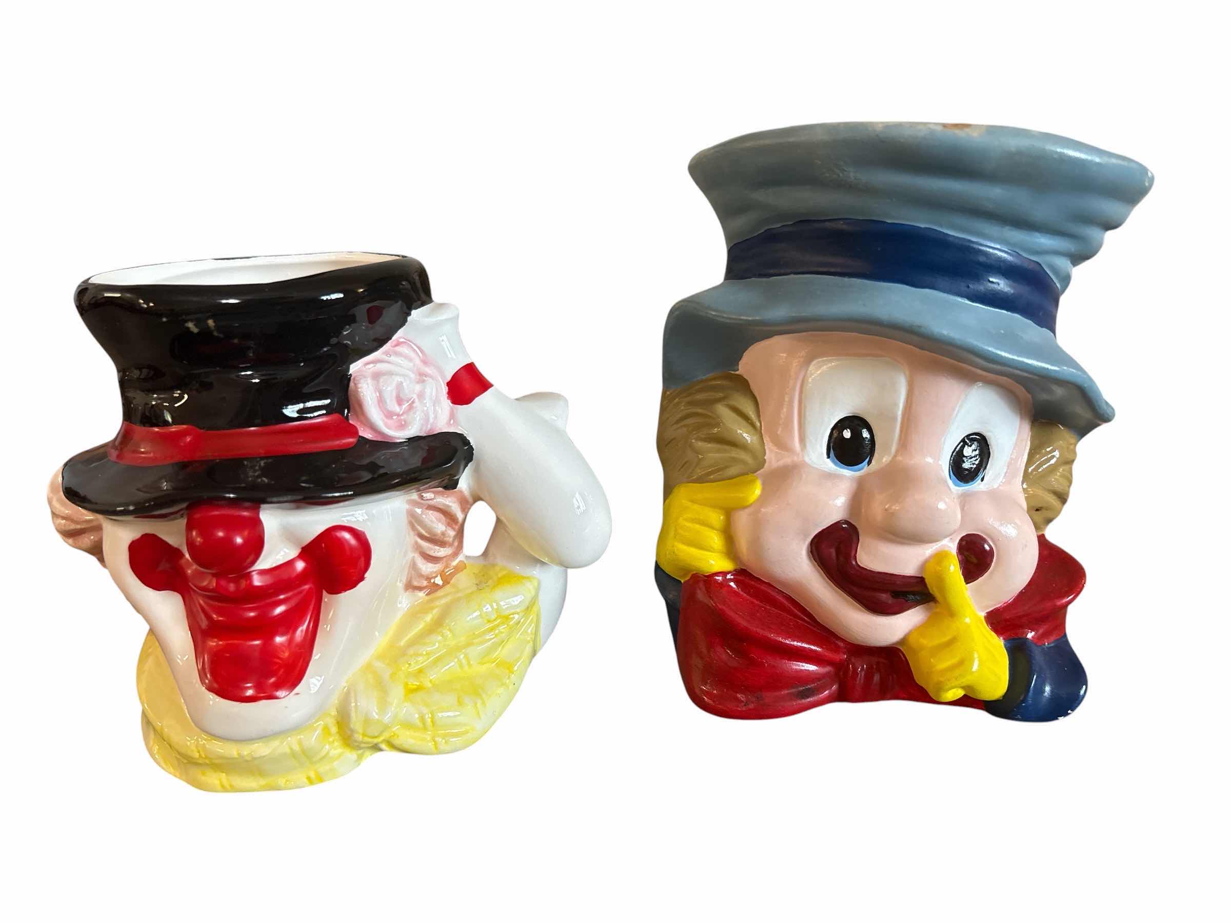 Photo 1 of (2)PCS CERAMIC CLOWN PLANTERS H4.5”