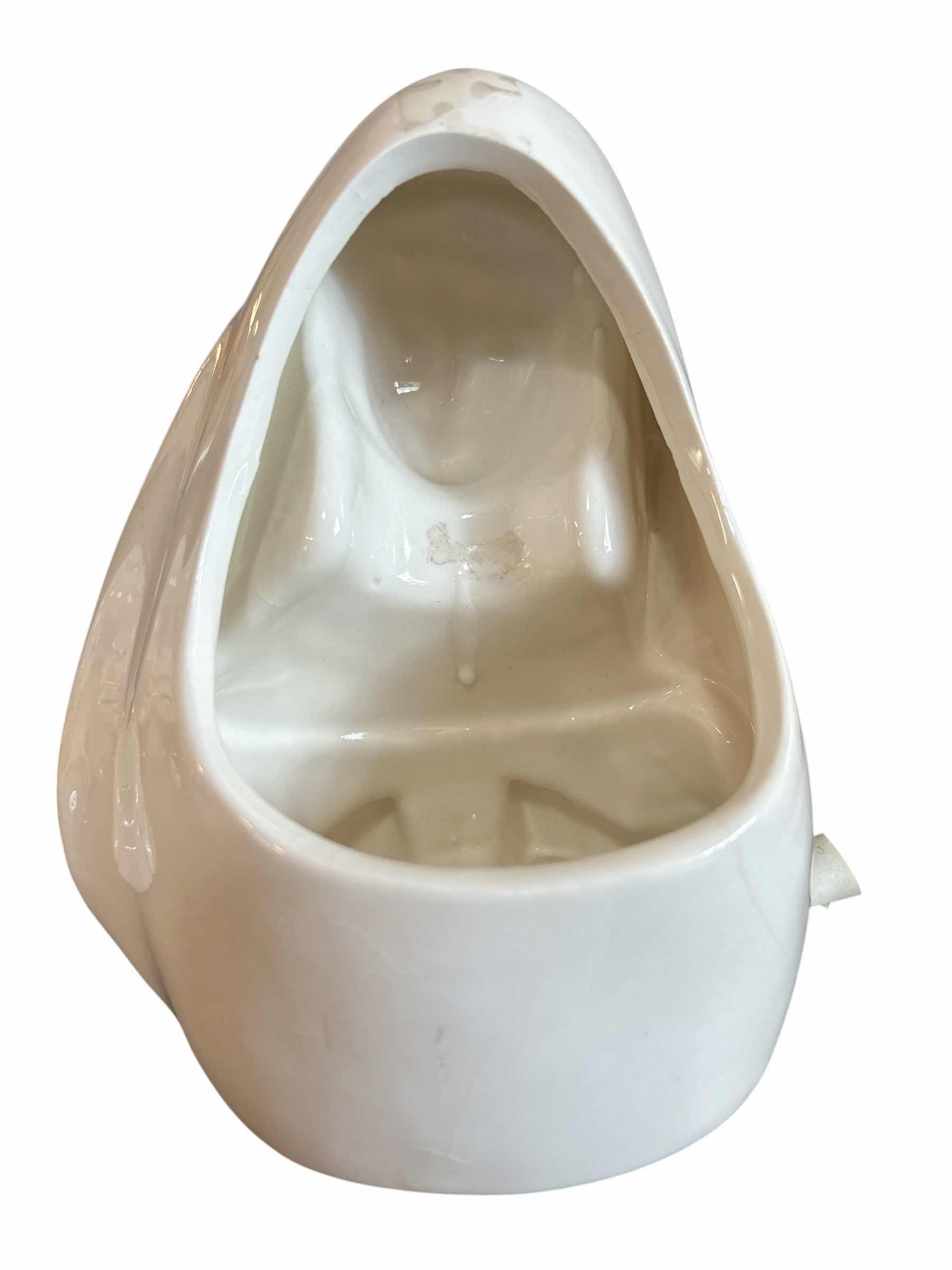 Photo 1 of VINTAGE VELCO PRAYING NUN HEAD VASE H6.5”