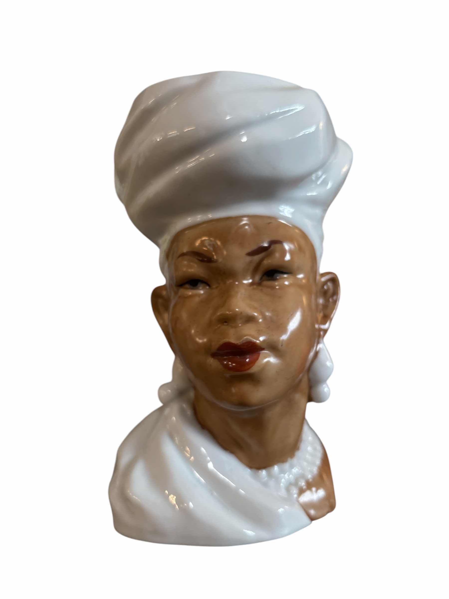 Photo 1 of VINTAGE AFRICAN HEAD VASE H6”