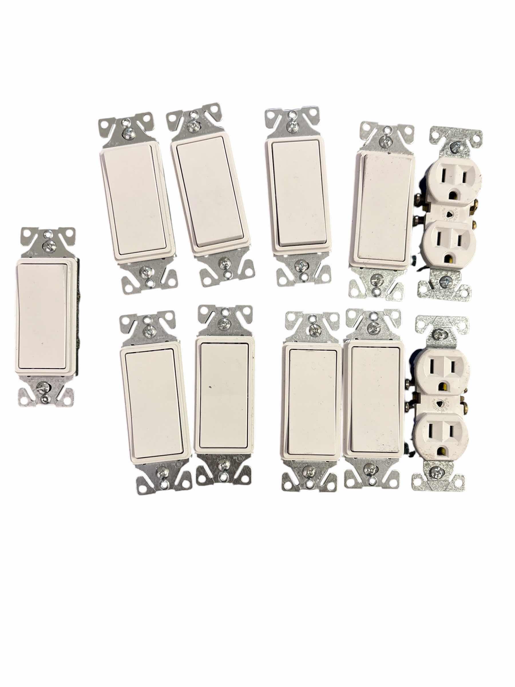 Photo 1 of (20)PCS COOPER WIRING GROUNDING DUPLEX RECEPTACLE