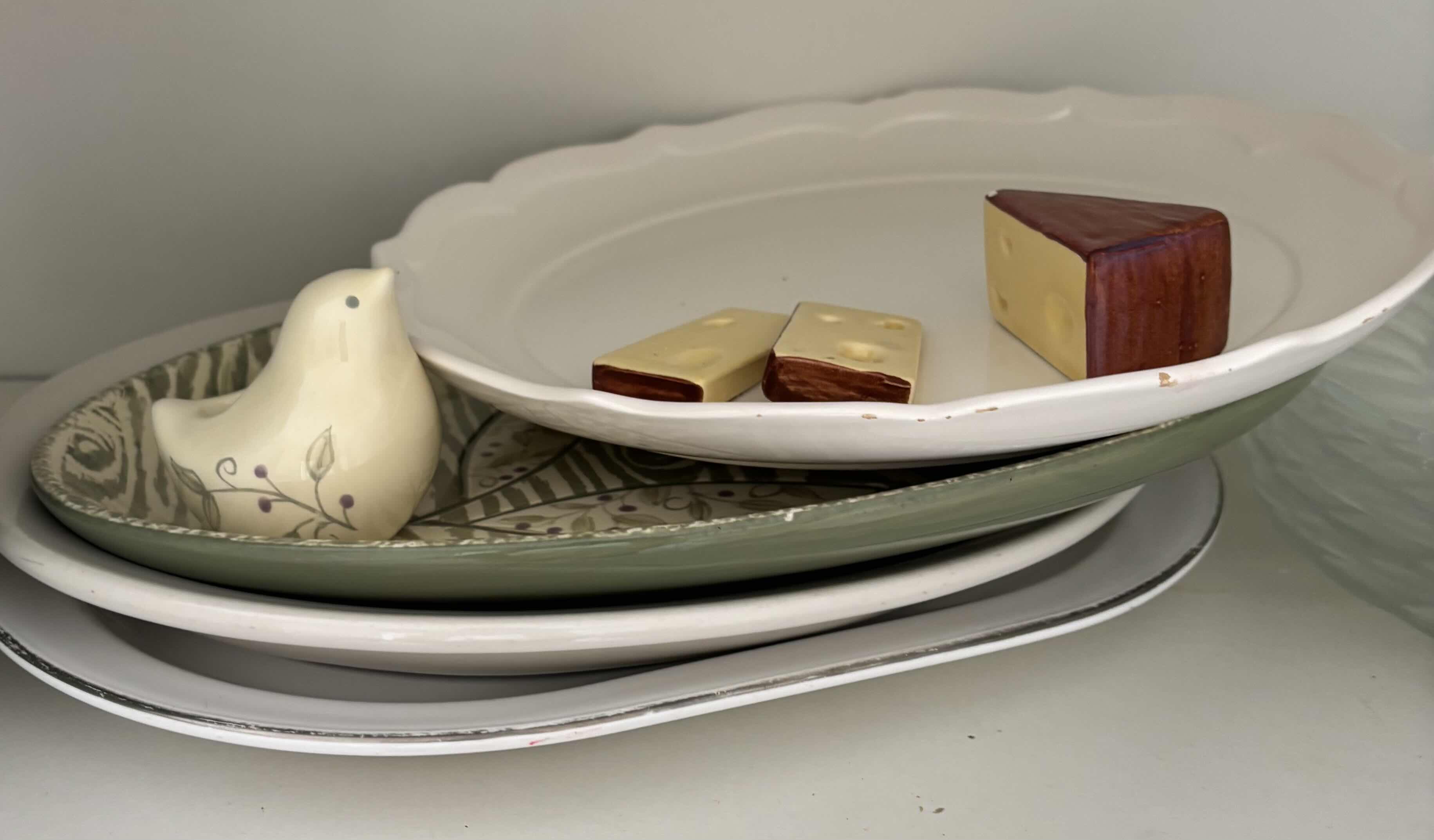 Photo 1 of CONTENTS OF KITCHEN CABINET