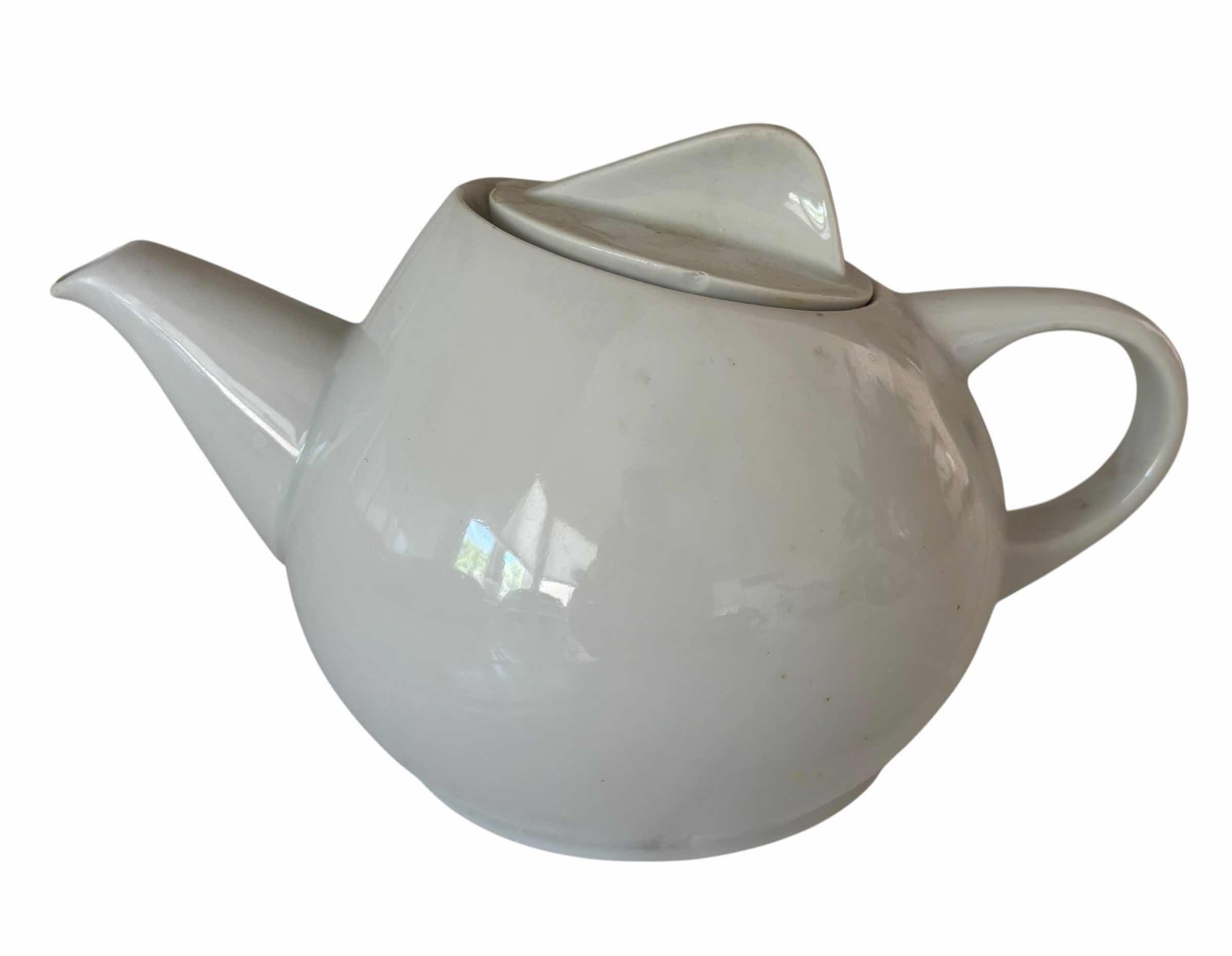 Photo 1 of INTERAMERICAN PORCELAIN TEAPOT & DECORATIVE TEA CUPS & SAUCERS (2)