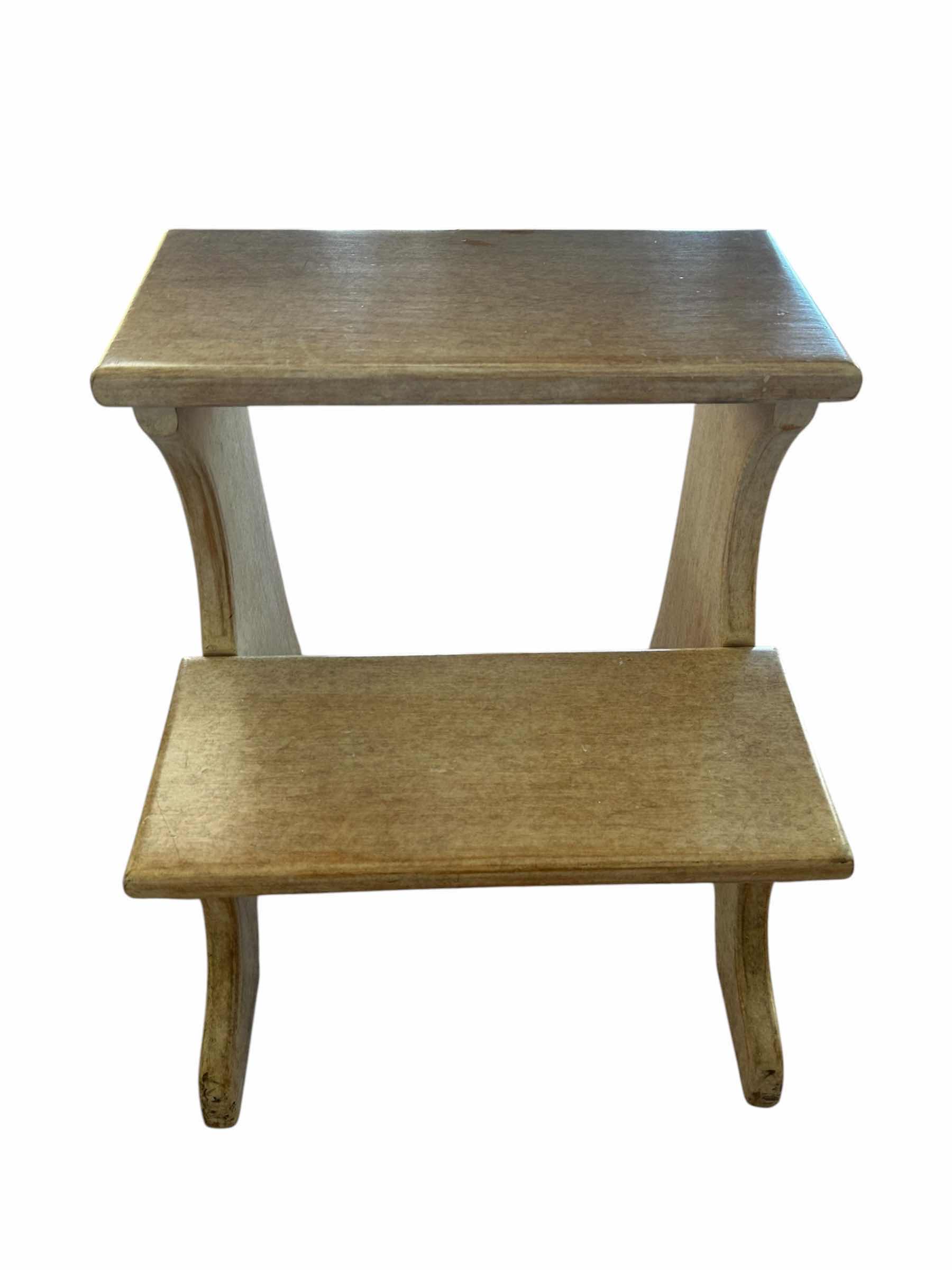 Photo 1 of BEDSIDE STEP STOOL H 18"