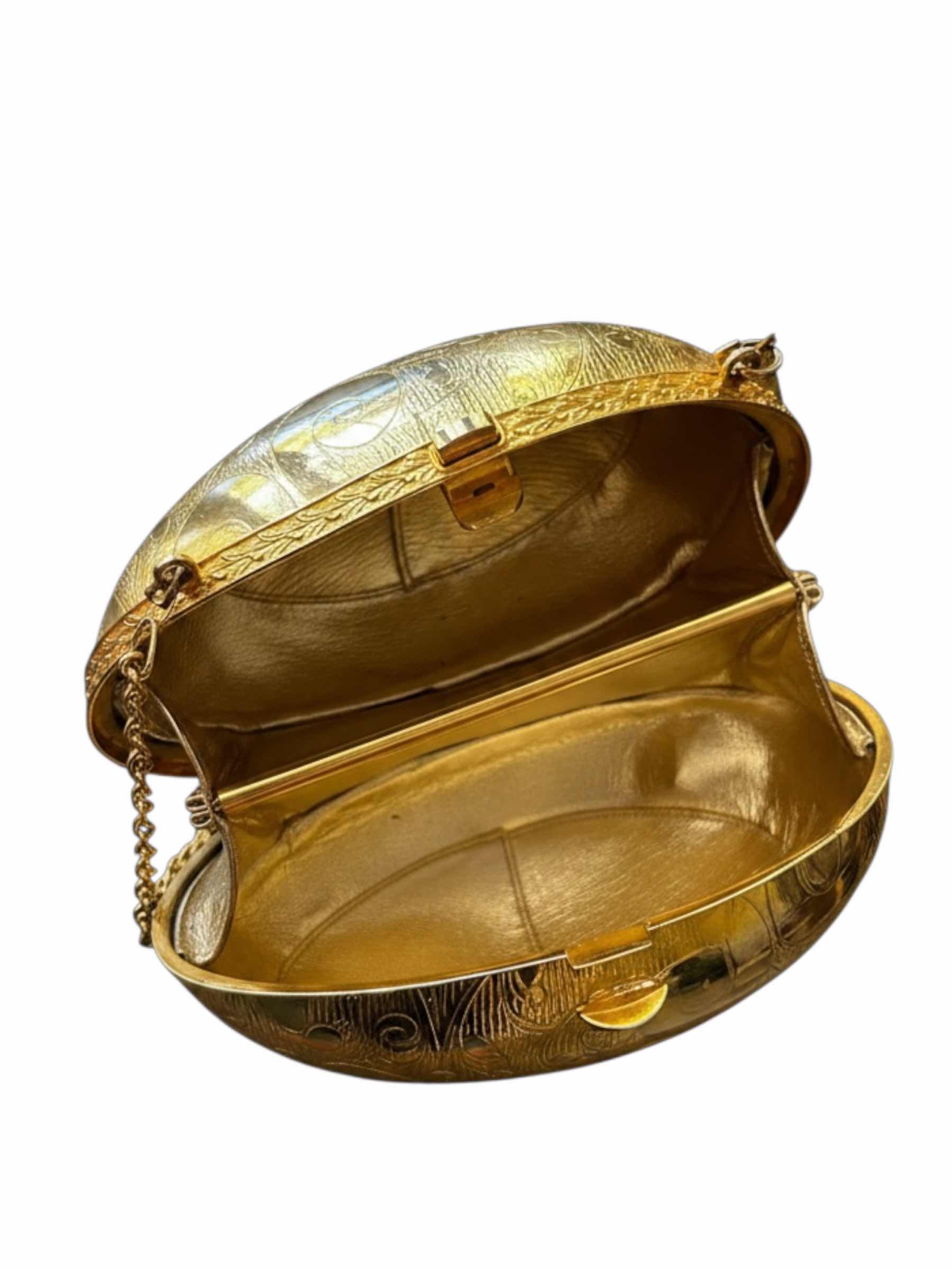 Photo 1 of VINTAGE GOLD METAL EGG SHAPED CLUTCH