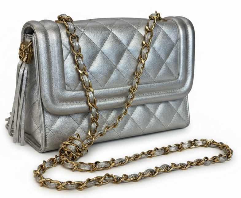 Photo 1 of CHANEL CLASSIC FLAP MINI SHOULDER BAG (AUTHENTICITY NOT VERIFIED)