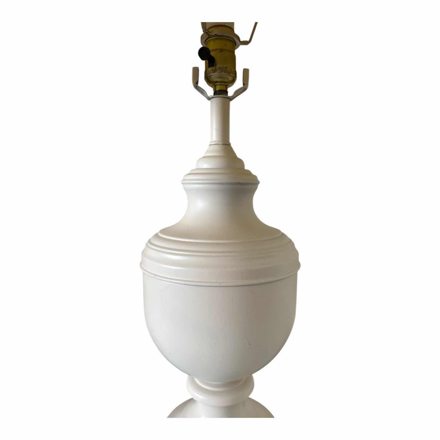 Photo 1 of MODERN DISTRESSED CREAM TABLE LAMP H27.5”