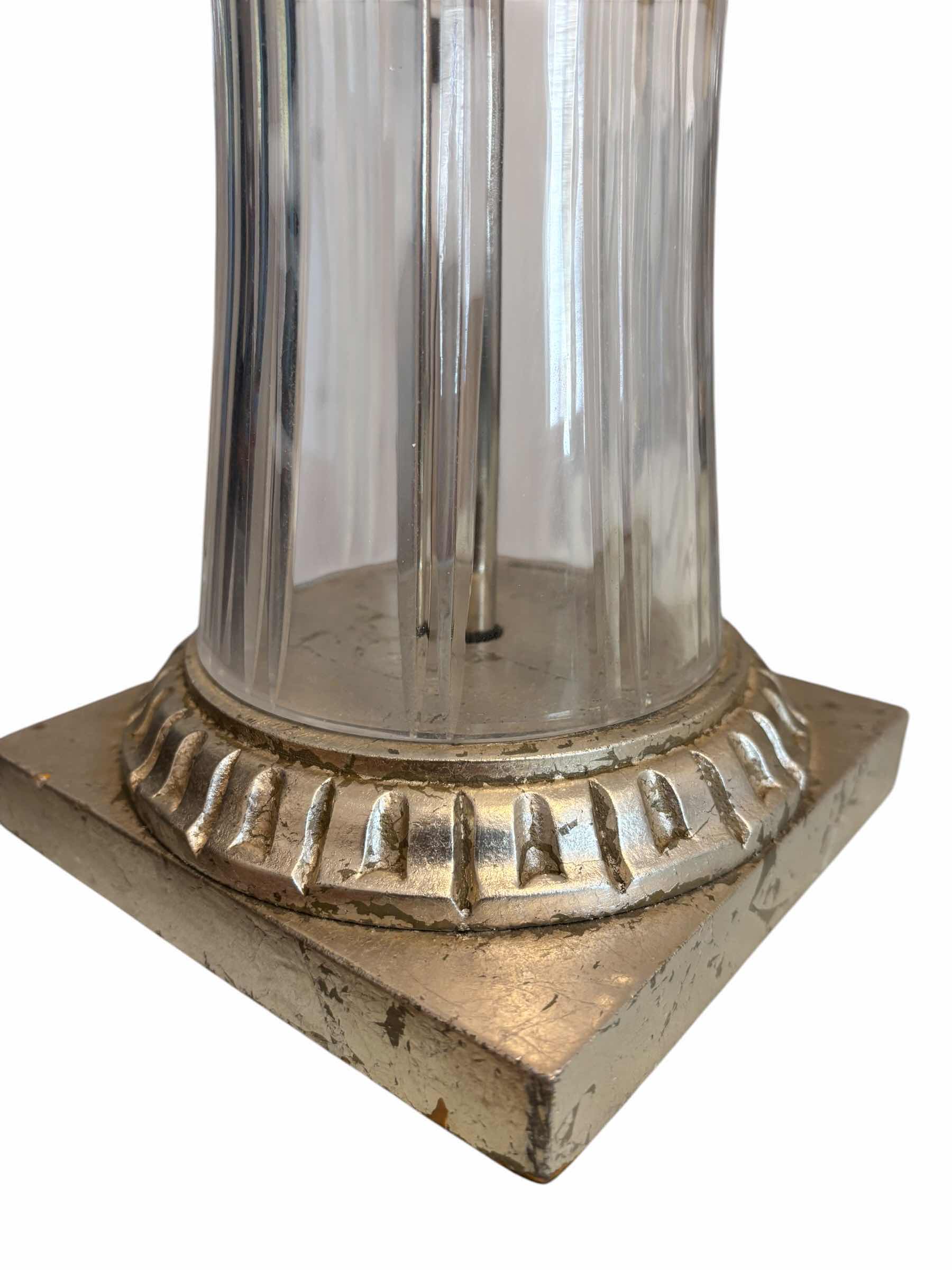 Photo 1 of VINTAGE TABLE LAMP H29”