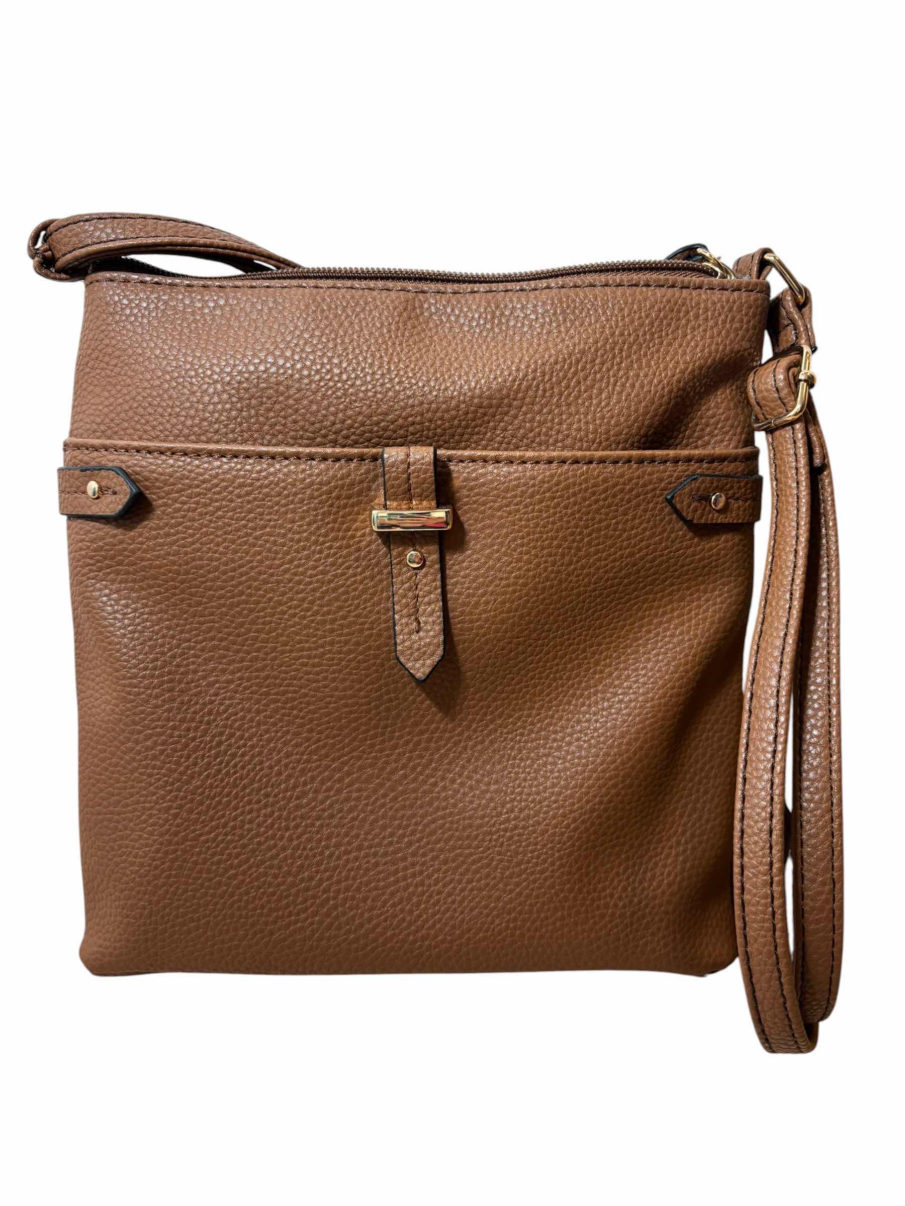 Photo 1 of HANDBAGS (3)