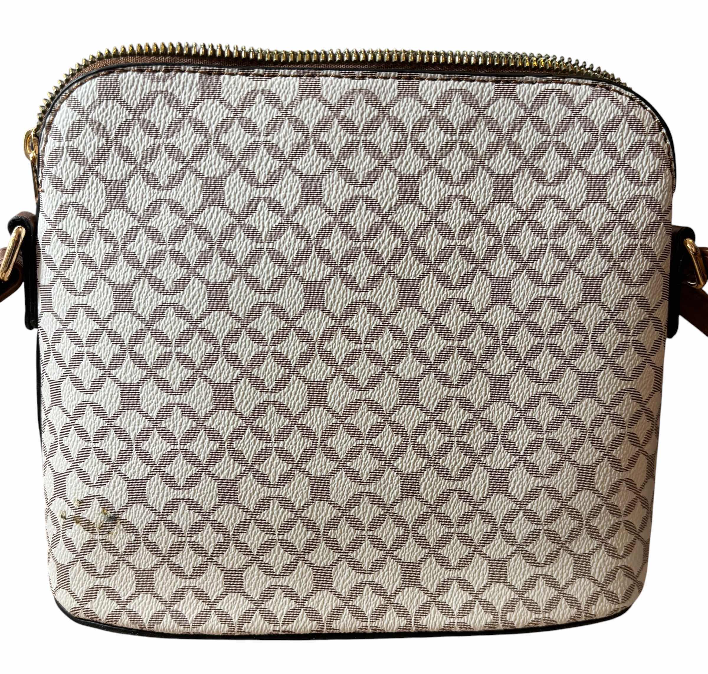Photo 1 of UNBRANDED HANDBAGS (2)