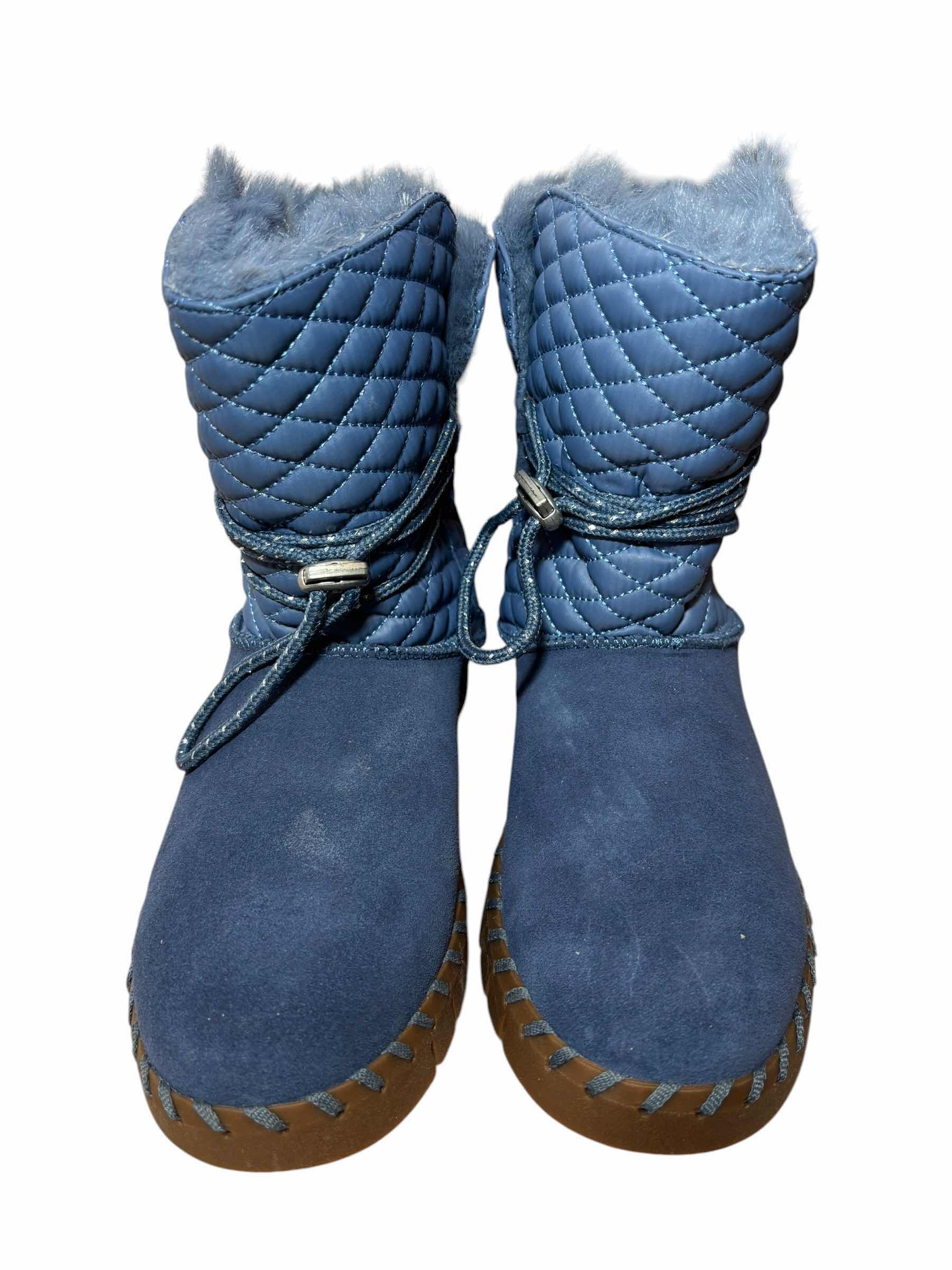 View 2 of WOMENS MUK LUKS SIZE 6.5