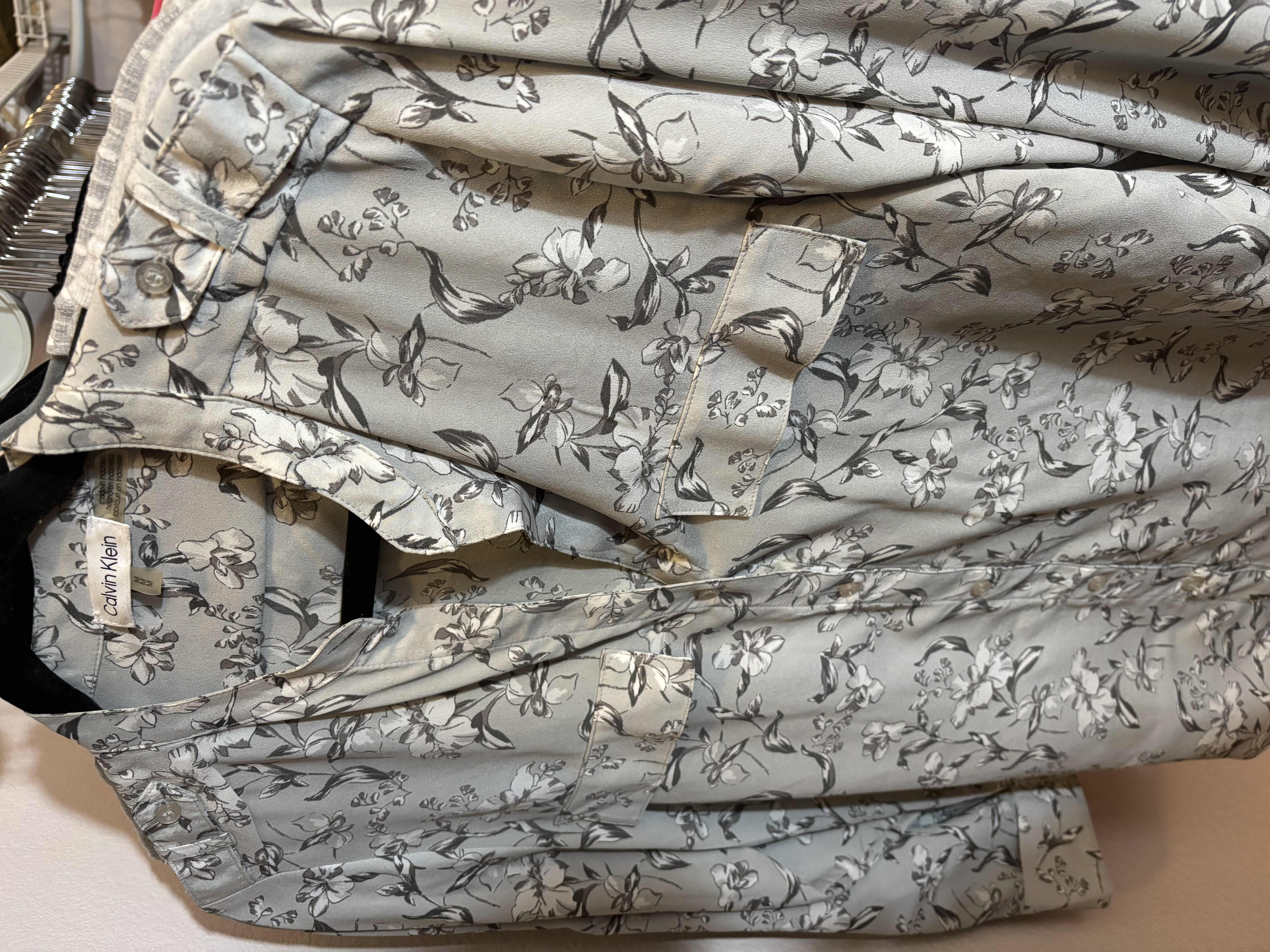 Photo 1 of WOMENS CLOTHES SIZE M - XL