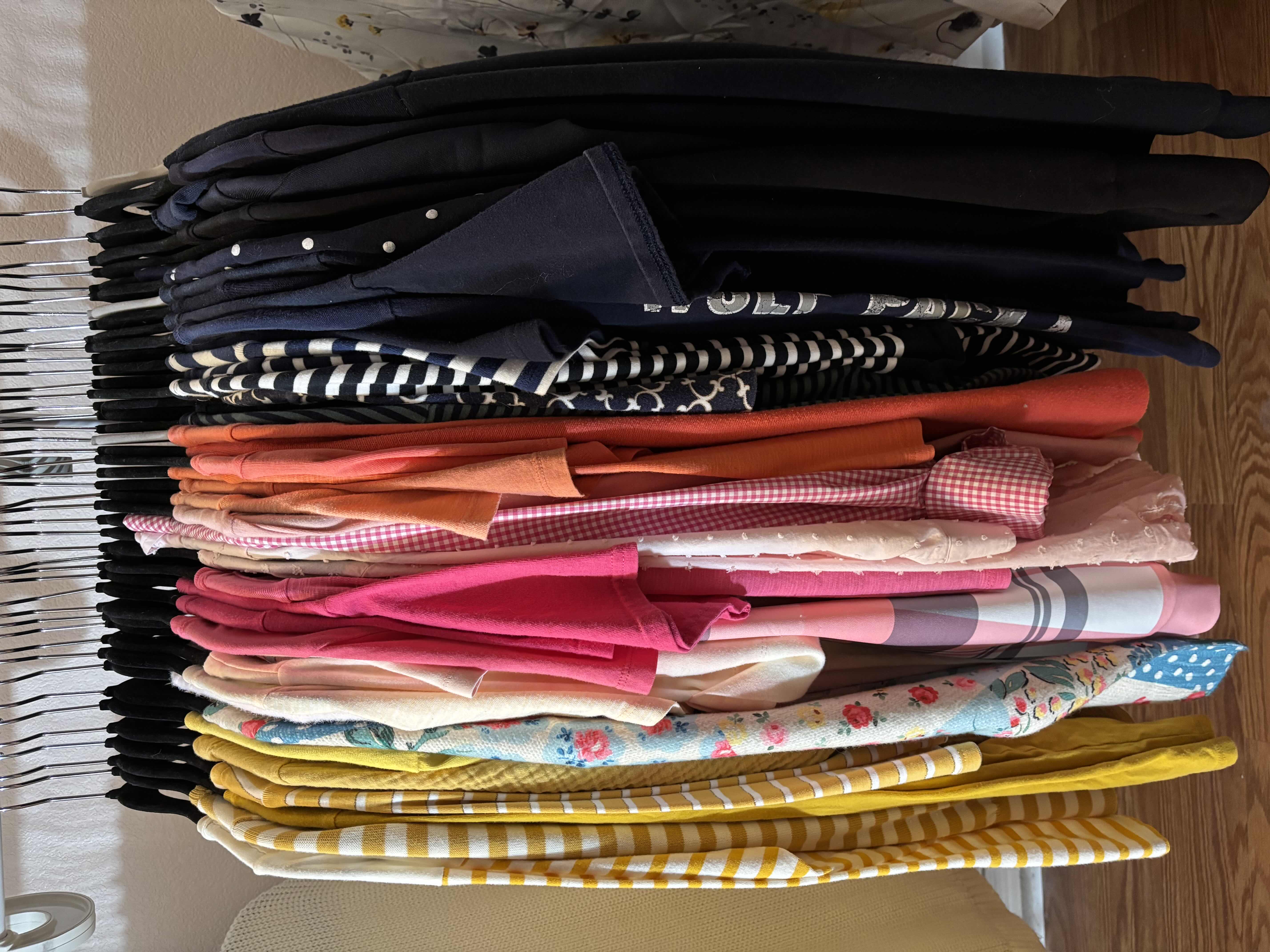 Photo 1 of WOMENS CLOTHES SIZE M - XL