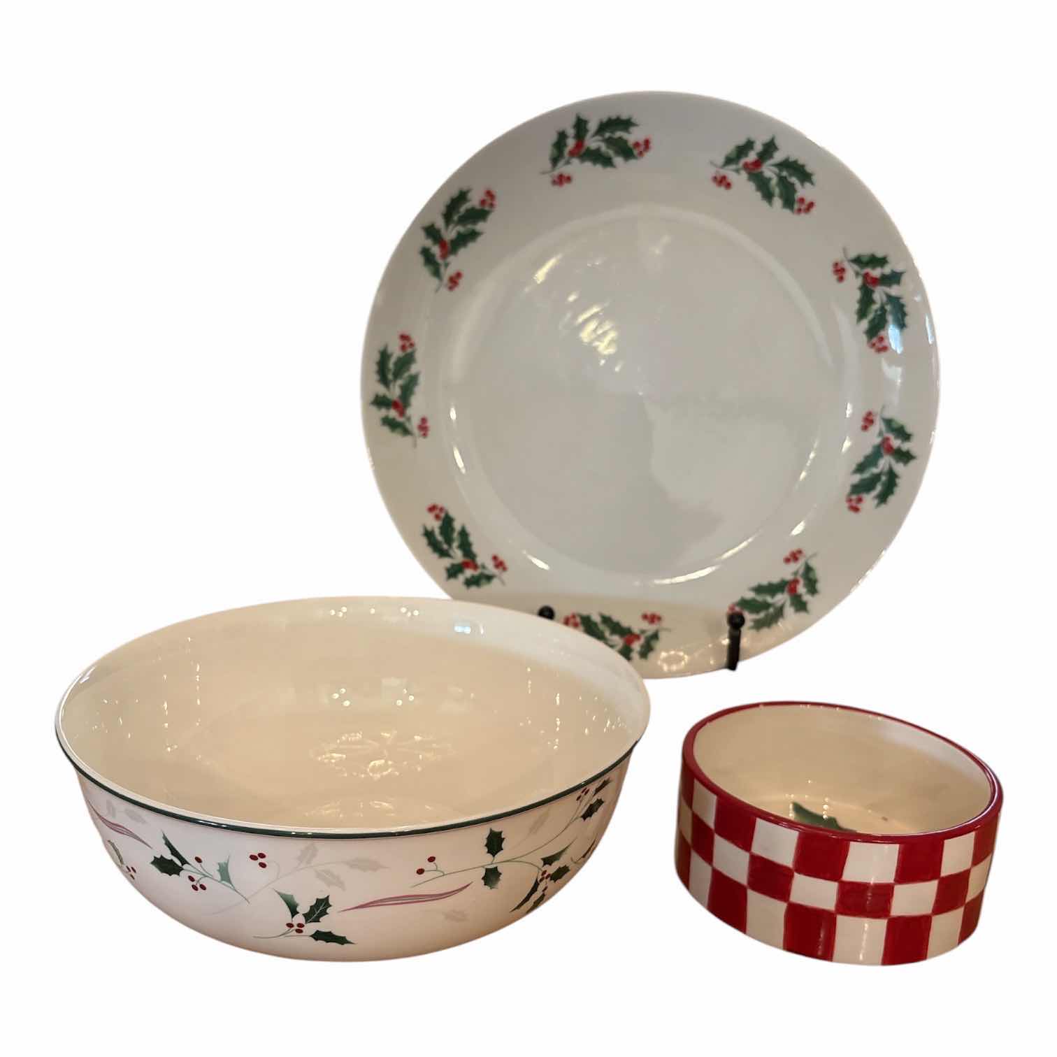 Photo 1 of (5)PCS HOLIDAY CERAMIC DECORATIVE PLATES, BOWL AND SLEIGH H4”