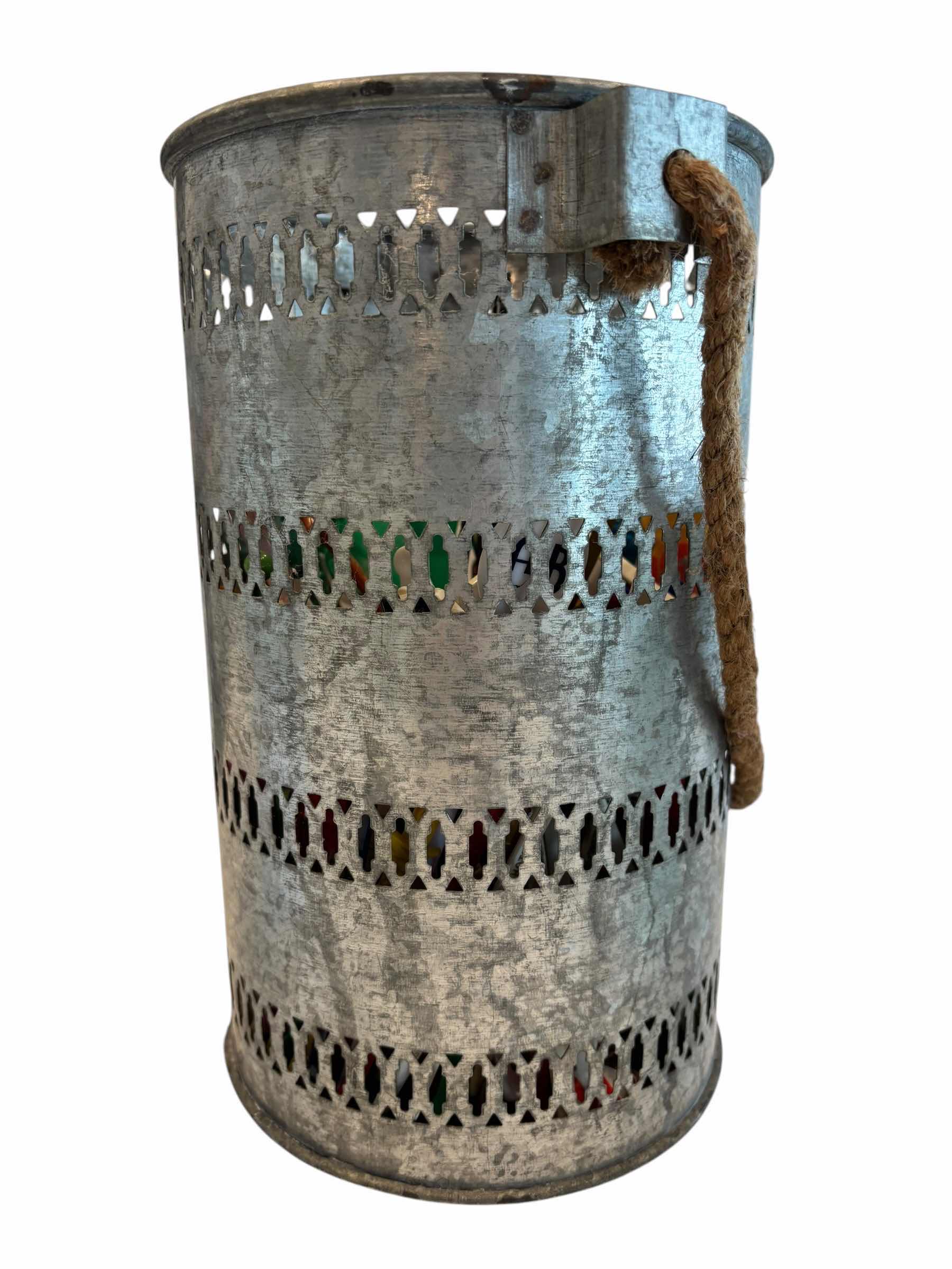 Photo 1 of HOUSEHOLD ITEMS