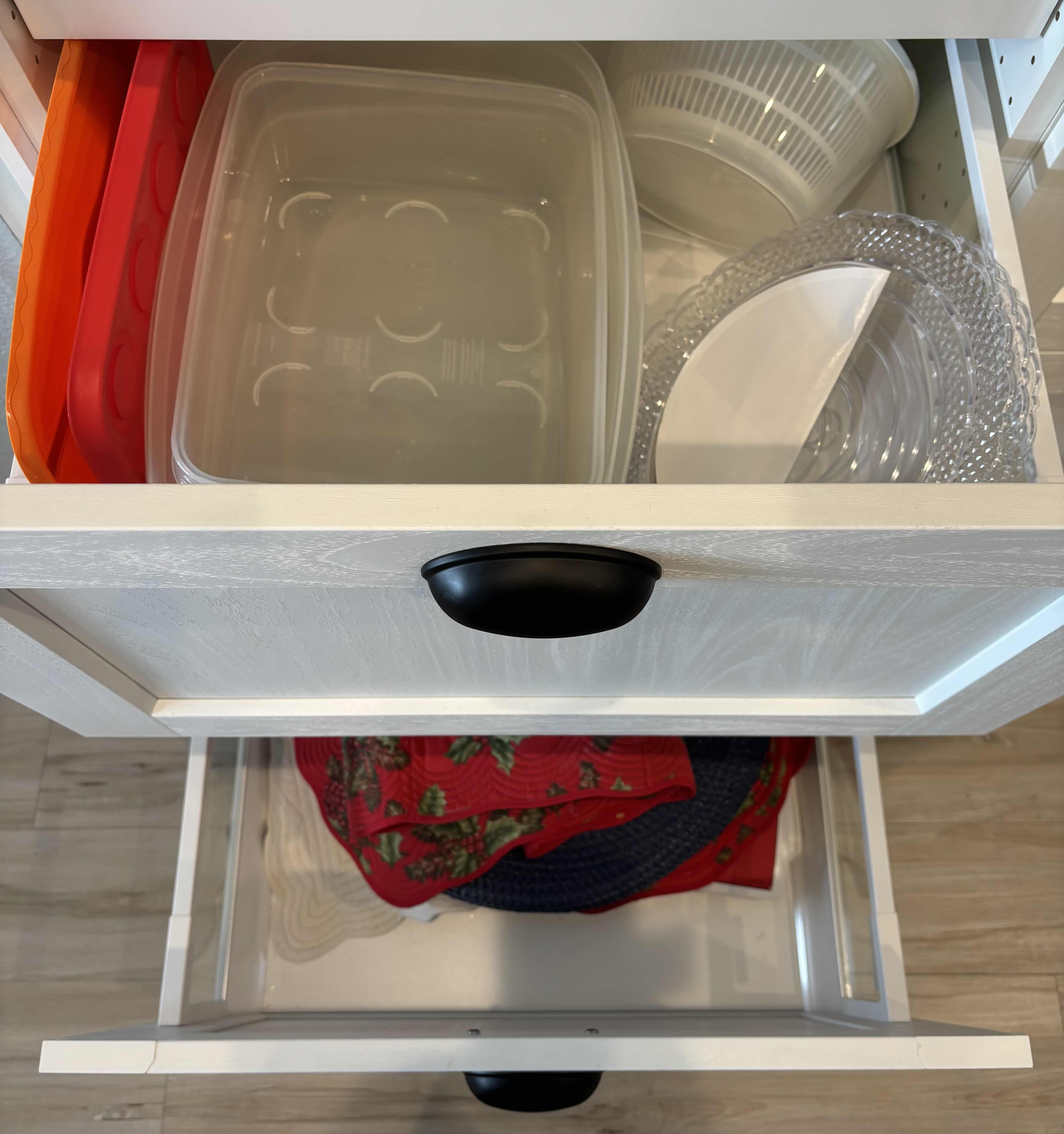 Photo 1 of CONTENTS OF KITCHEN DRAWERS (2)