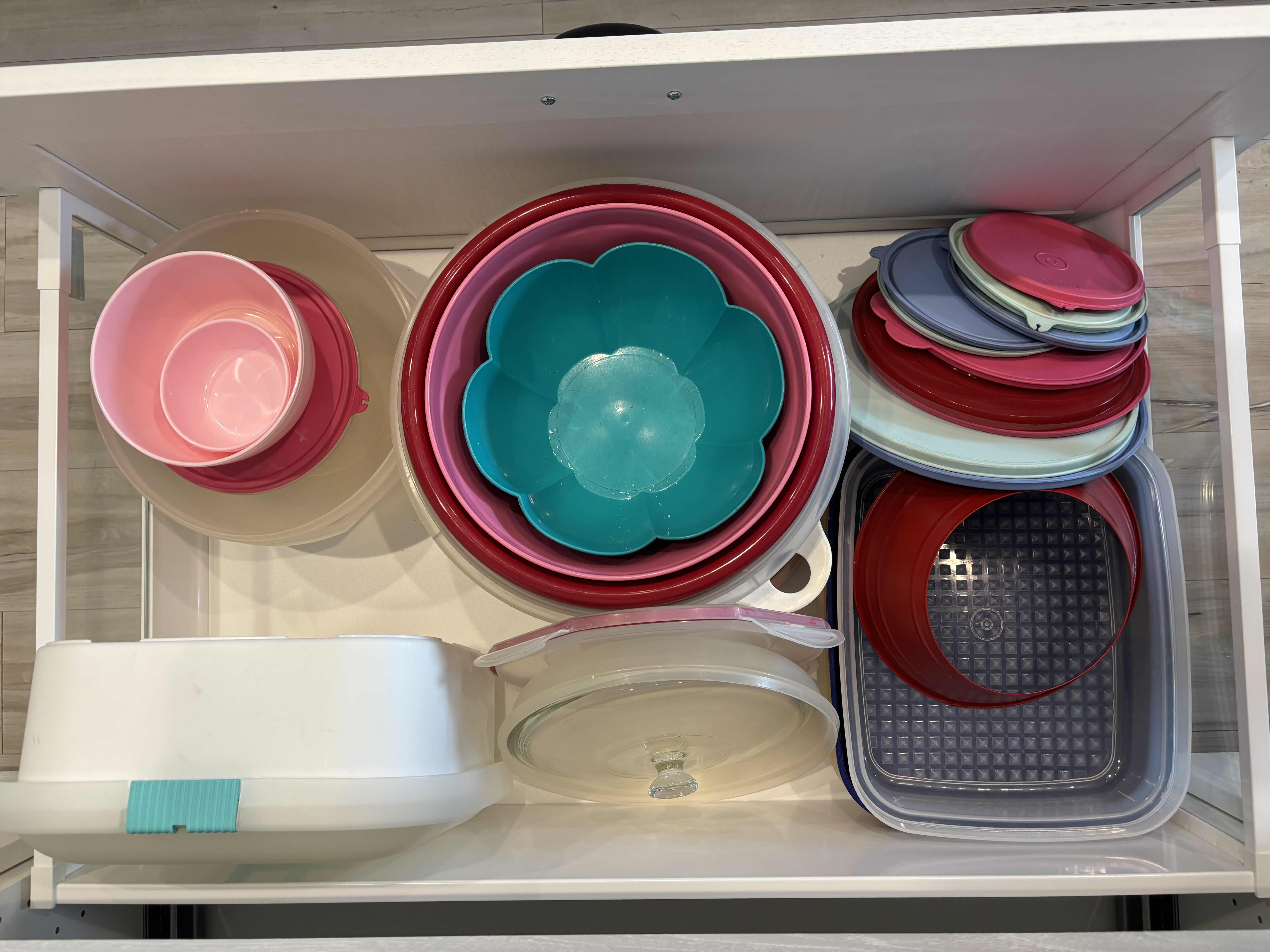 Photo 1 of CONTENTS OF KITCHEN DRAWERS (2)